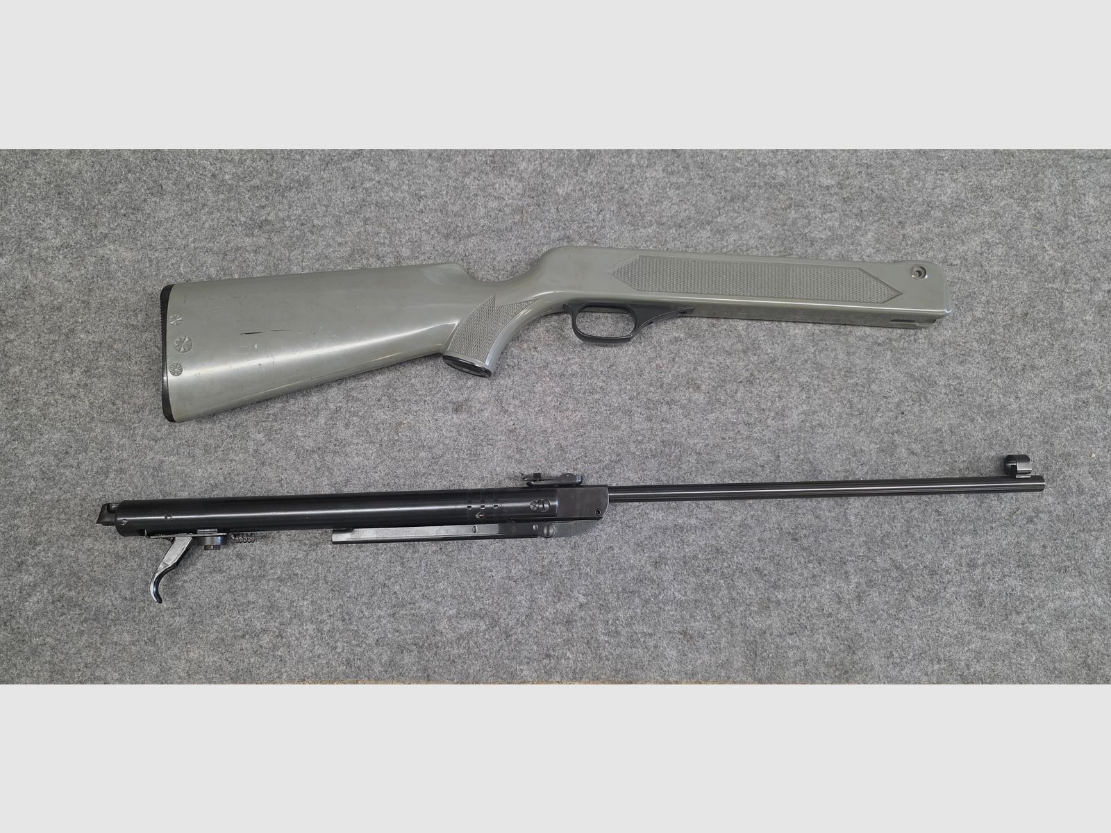 Haenel Mod. 304 avec crosse en plastique gris Cal. 4,5mm Diabolo Knicker