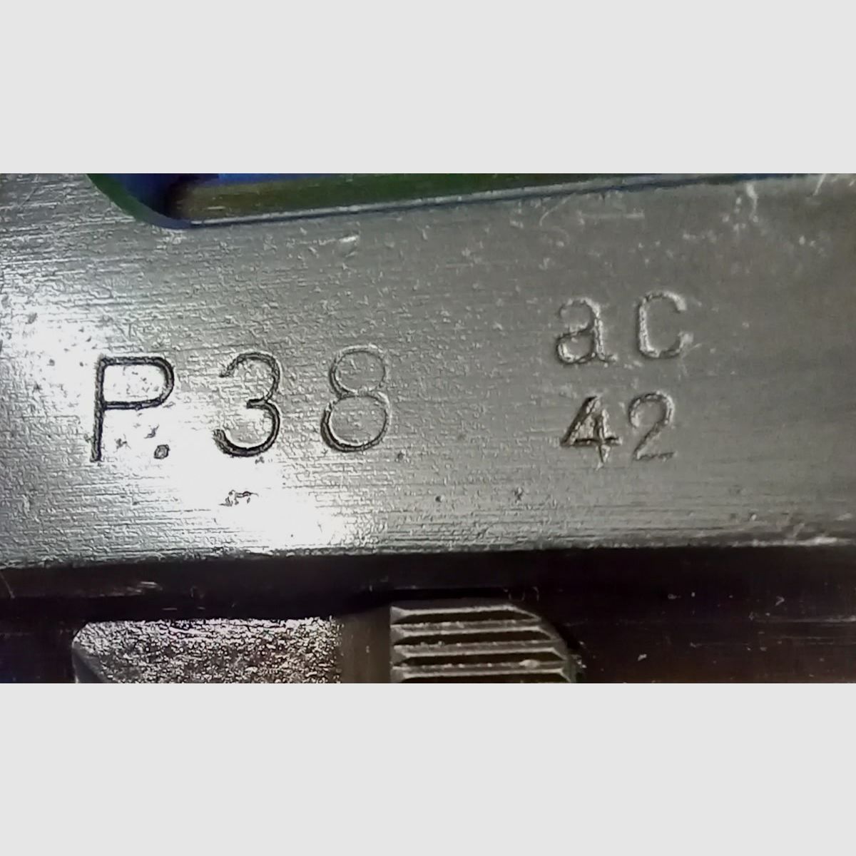 Wehrmachtspistole P38 ac 42 in calibro 9mm Luger, con timbro di accettazione WA 359