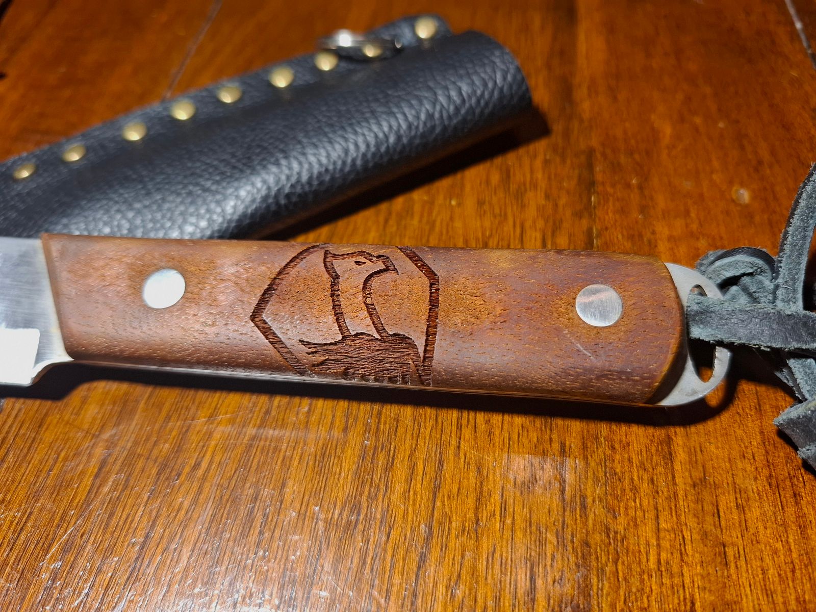 CONDOR ASADO MESSER aus El Salvador