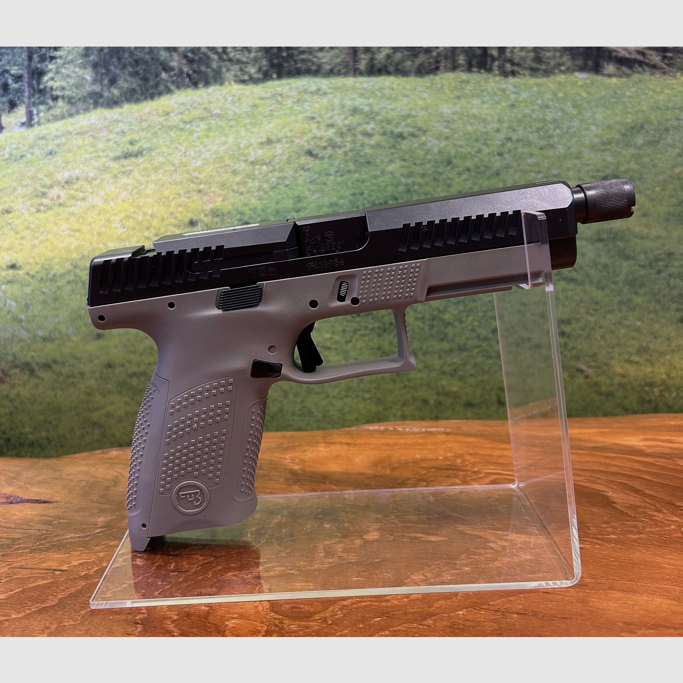 CZ P10 SC (Laufgewinde) / MEGADEAL