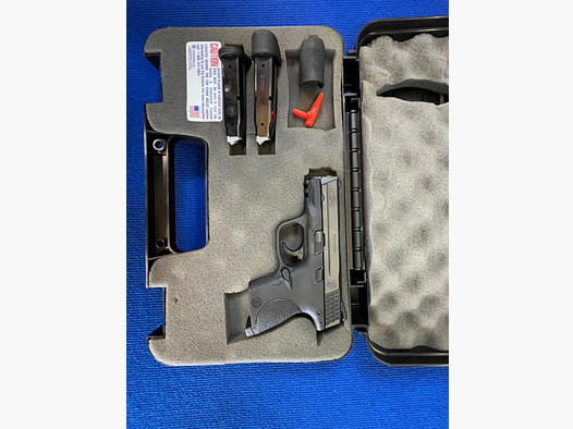 S&W P9c Pistole 9mm Para, 3,1/2"c 2x 11 Schuss Magazin