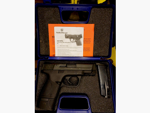 Smith & Wesson M&P 9C 9mm P.A.K. schwarz (PTB 984) mit 2 Magazinen (1 x verl.)