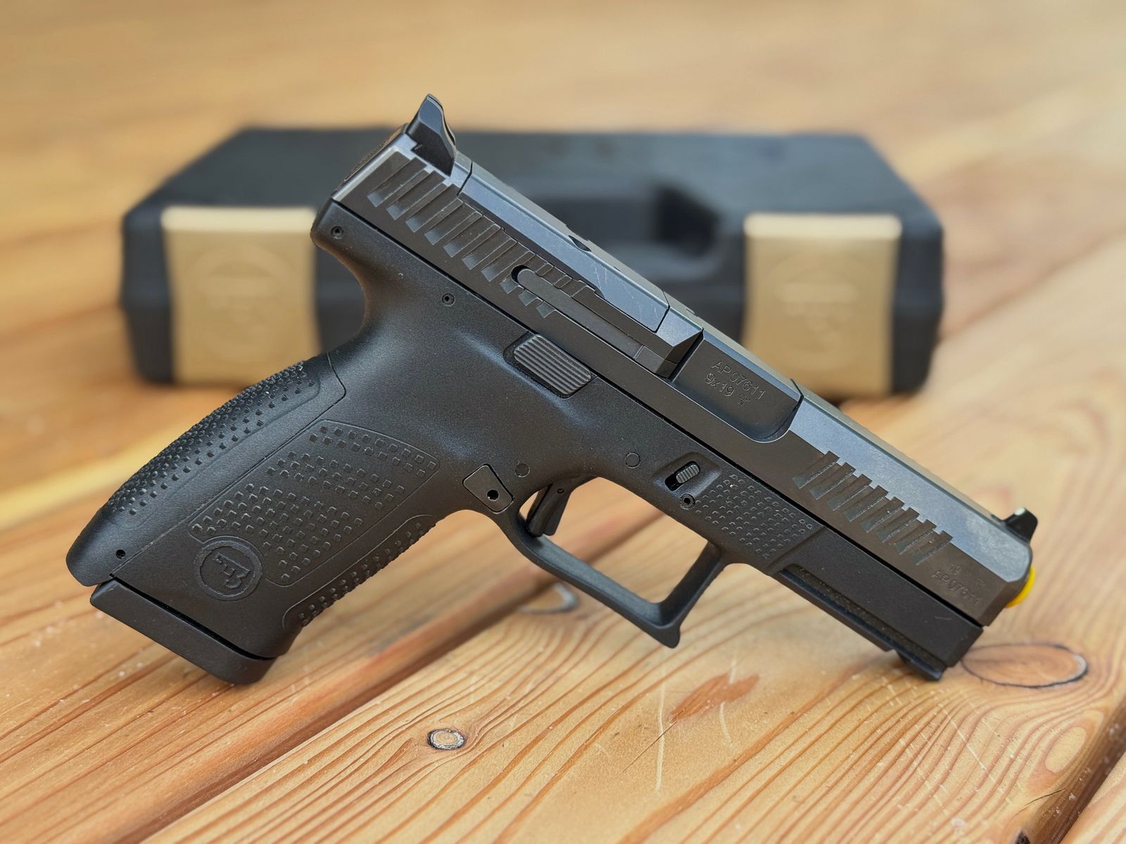 Pistolet CZ P-10 C OR dans la mallette d'origine