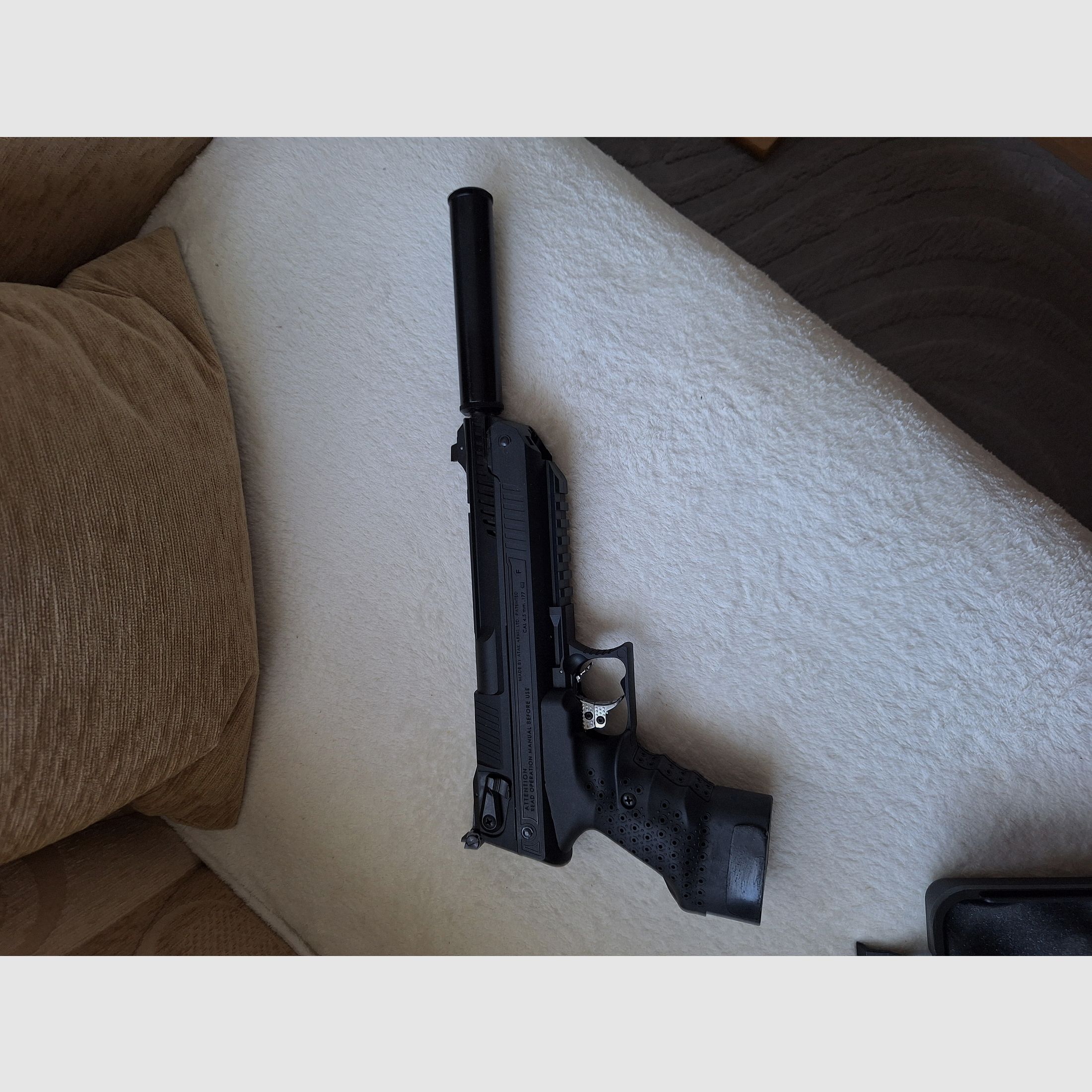 Zoraki Luftpistole 4,5mm mit Schalldämpfer 
