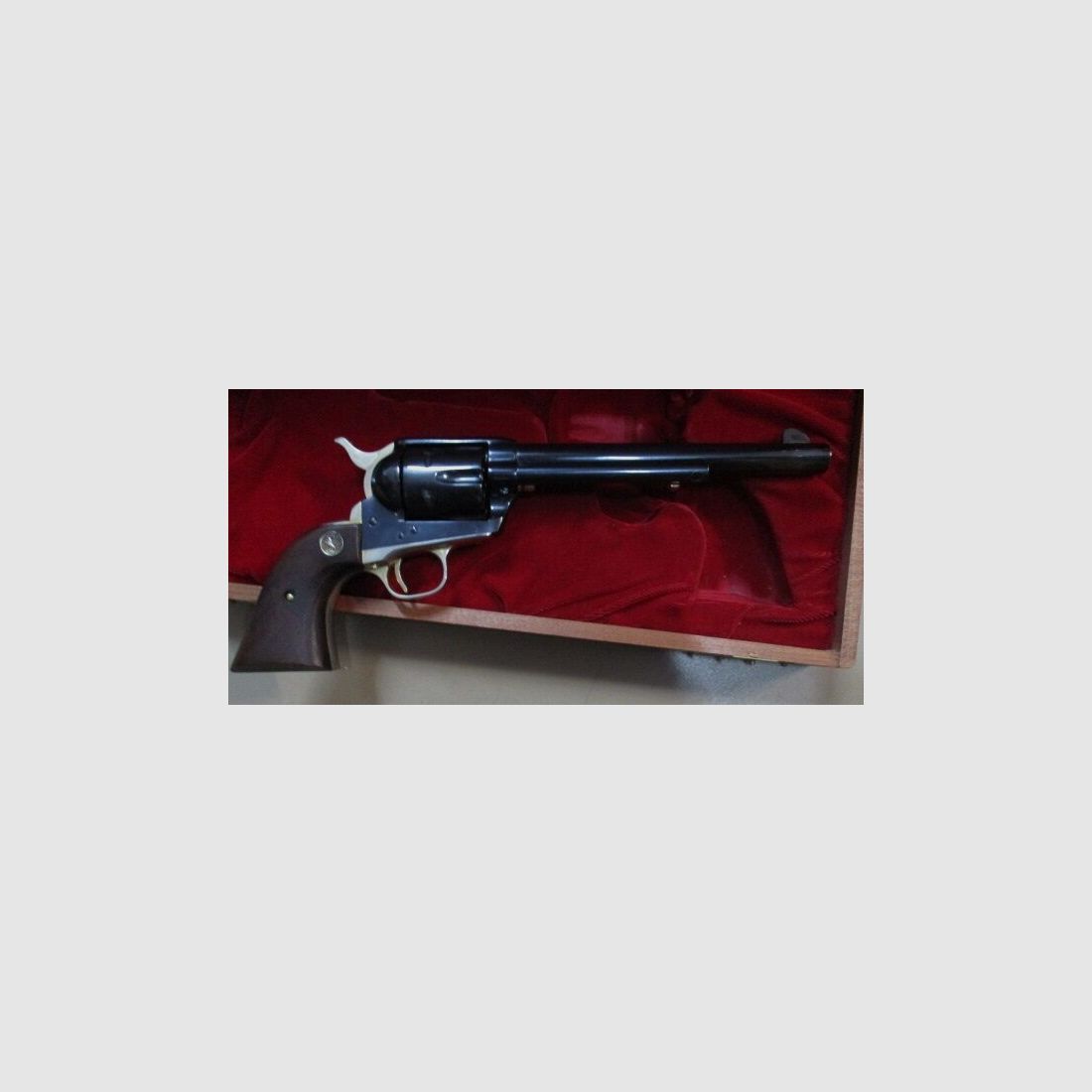 Colt Single Action Revolver .45 Colt 125 Jahre SAA in Presentation Case 125th SAA