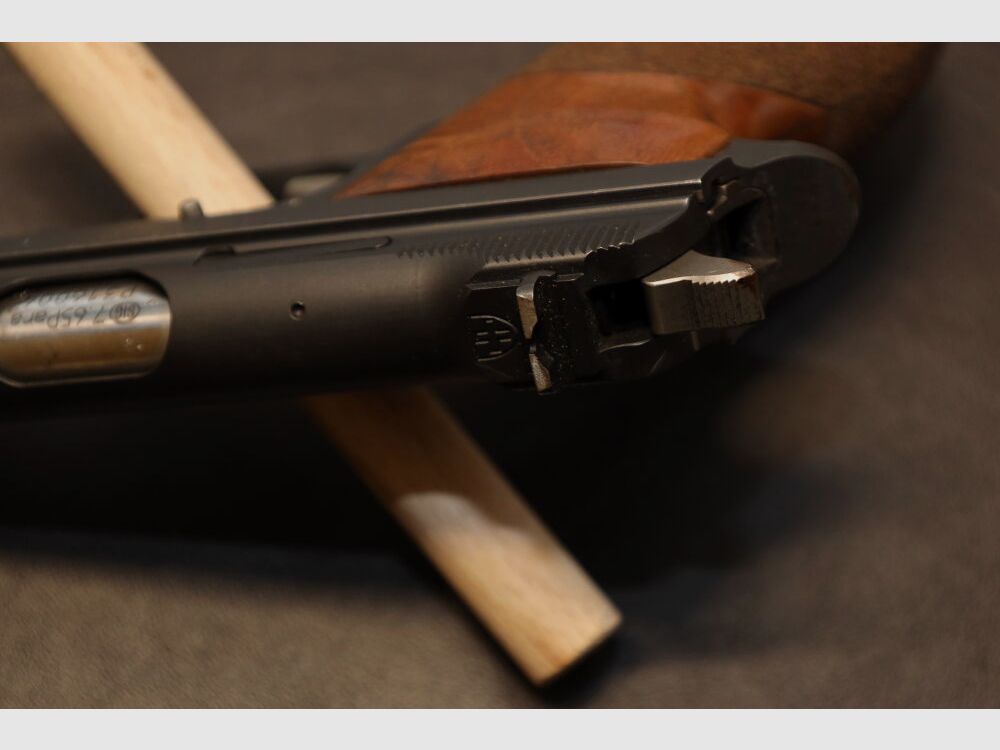 SIG P 210