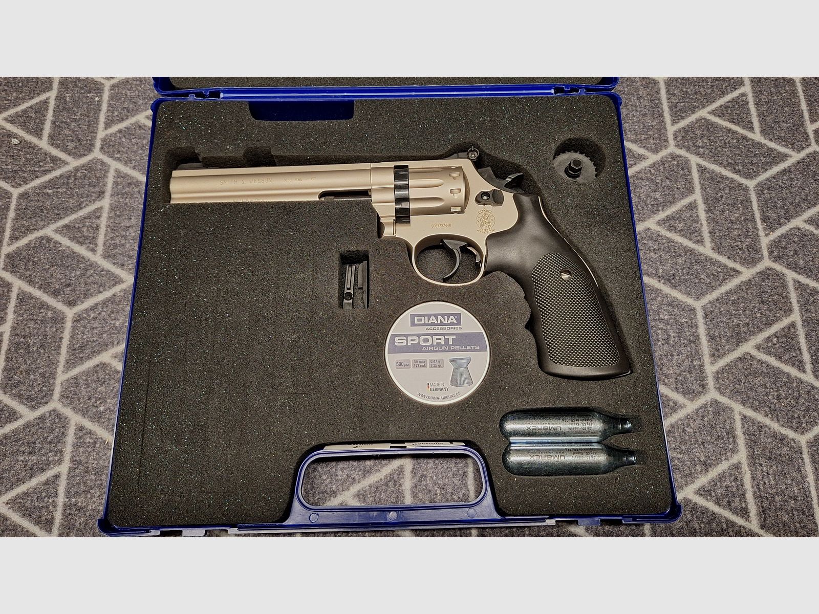 Revolver Smith & Wesson 686 - 6 Zoll Nickel 4,5 mm Diabolo