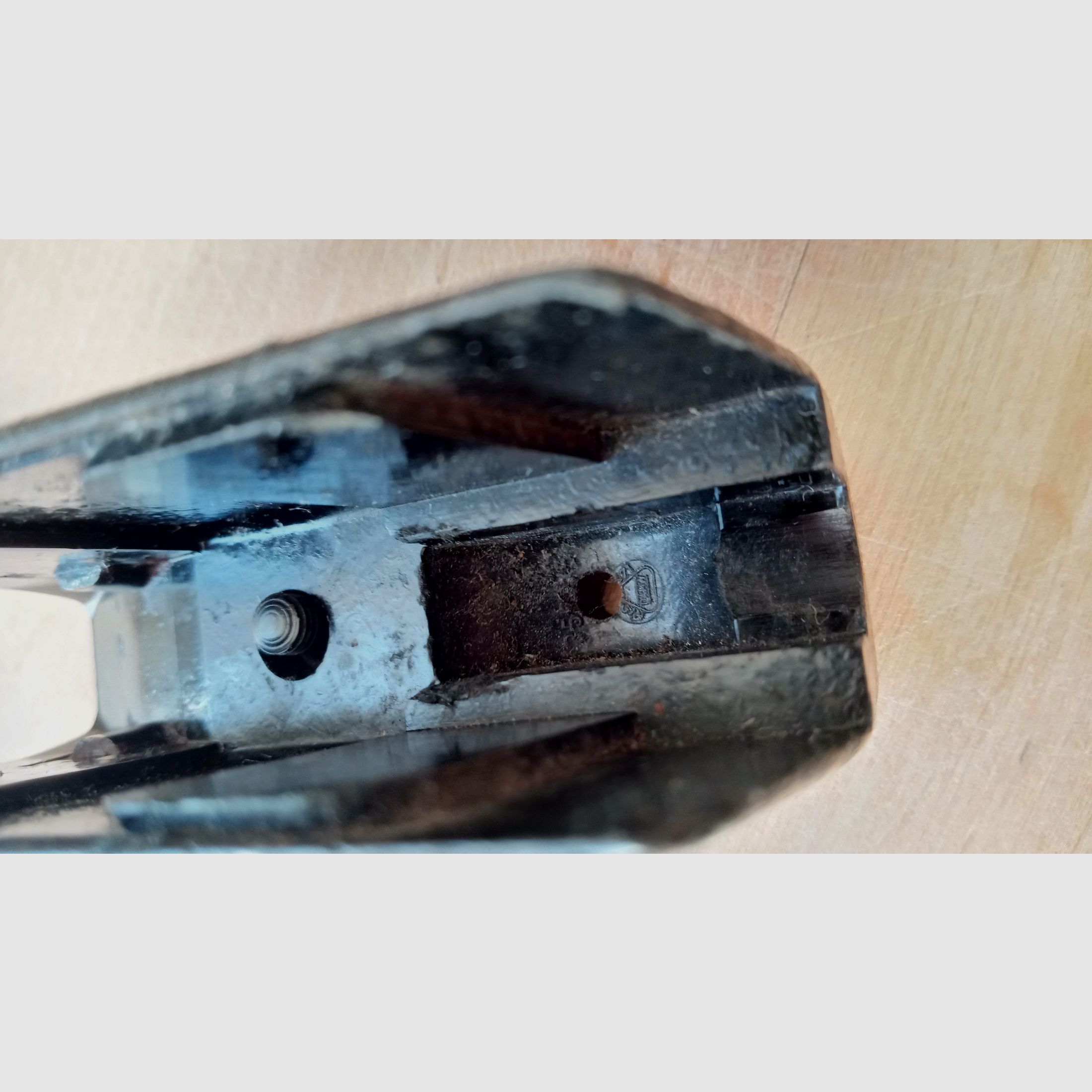 Maniglie in bakelite nere per pistola della polizia della DDR-M inclusa vite / Manico vintage per Makarov dell'est tedesco // 8 colpi PM 9x18