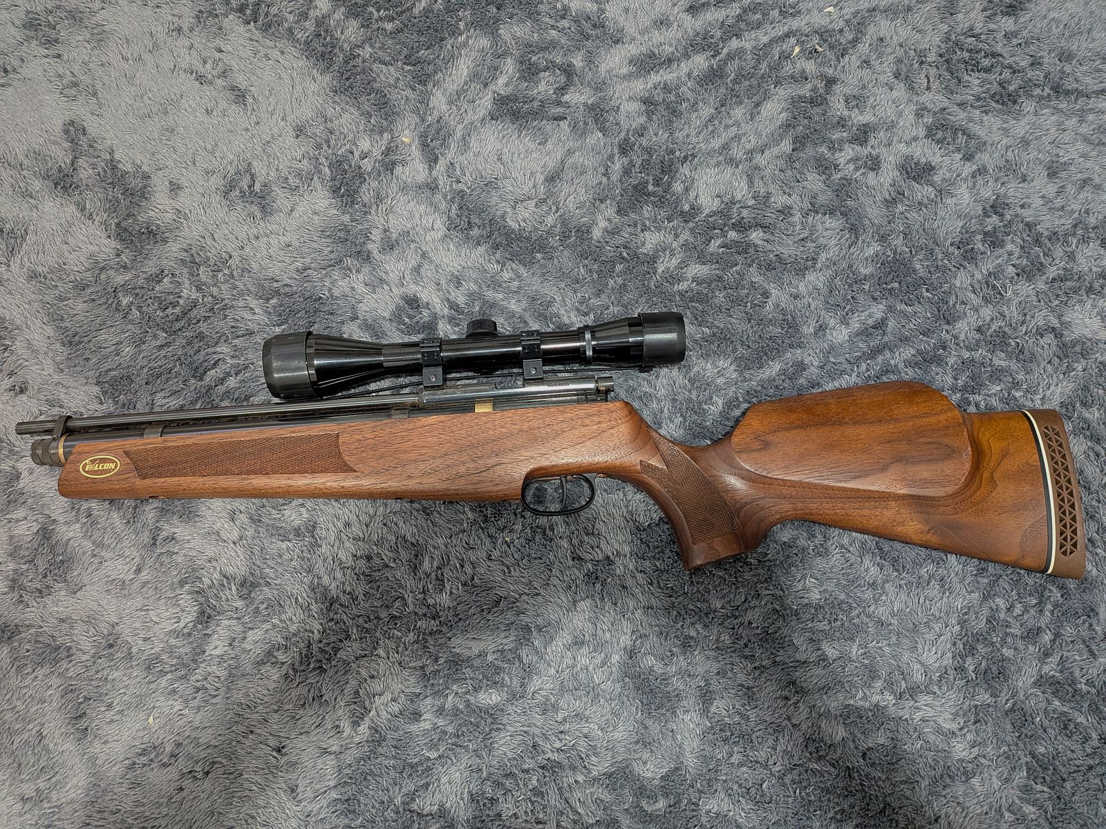 Falcon Fn19 mit Zielfernrohr