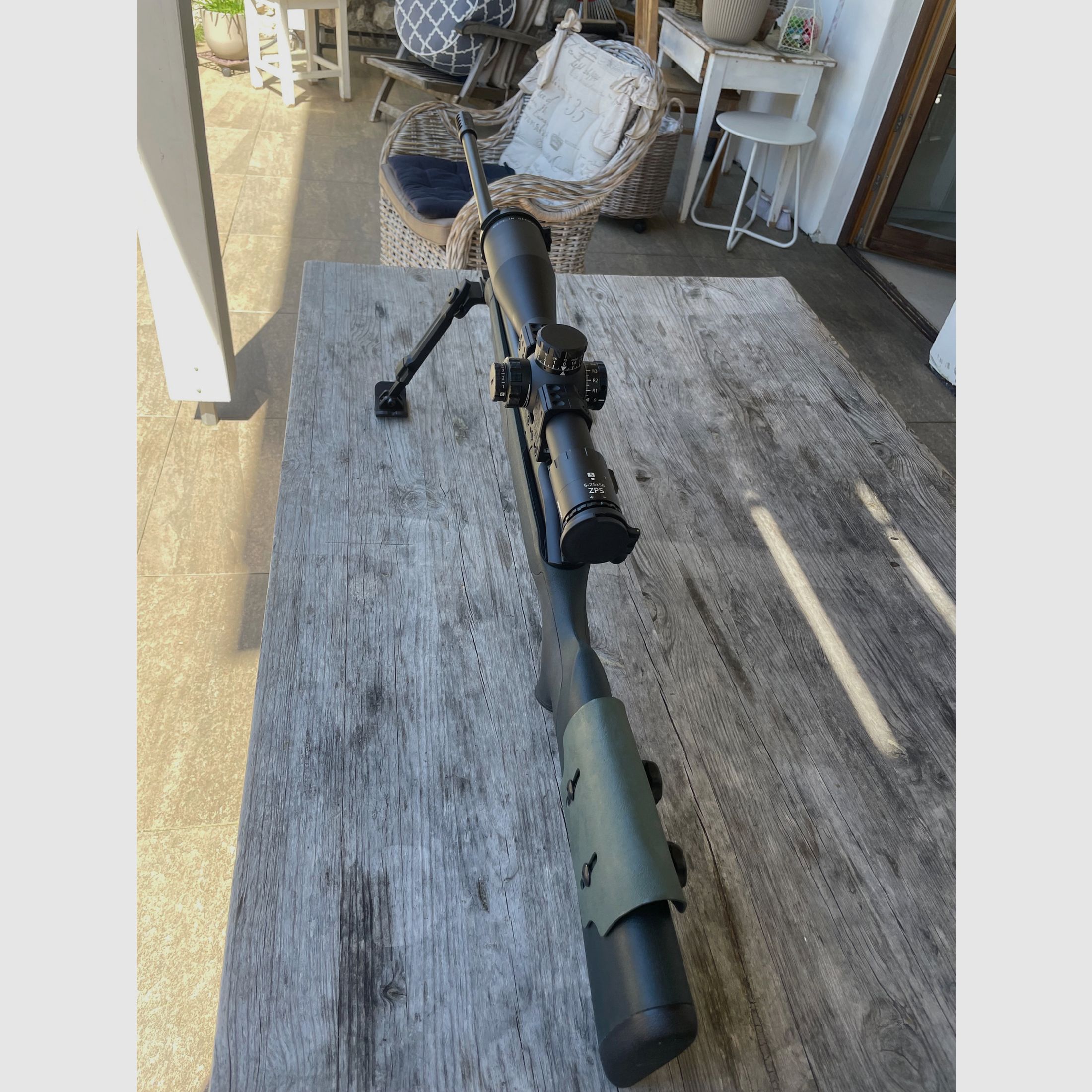 Blaser R8 professional, caliber 300 Norma Magnum, afbeelding 2 van 6