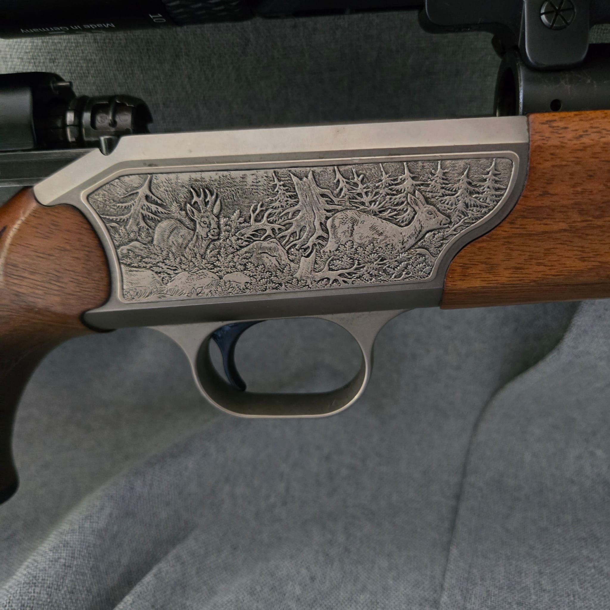 Blaser R93 als Gesamtpaket mit Schalldämpfer und Ziehlfernrohr von Zeiss