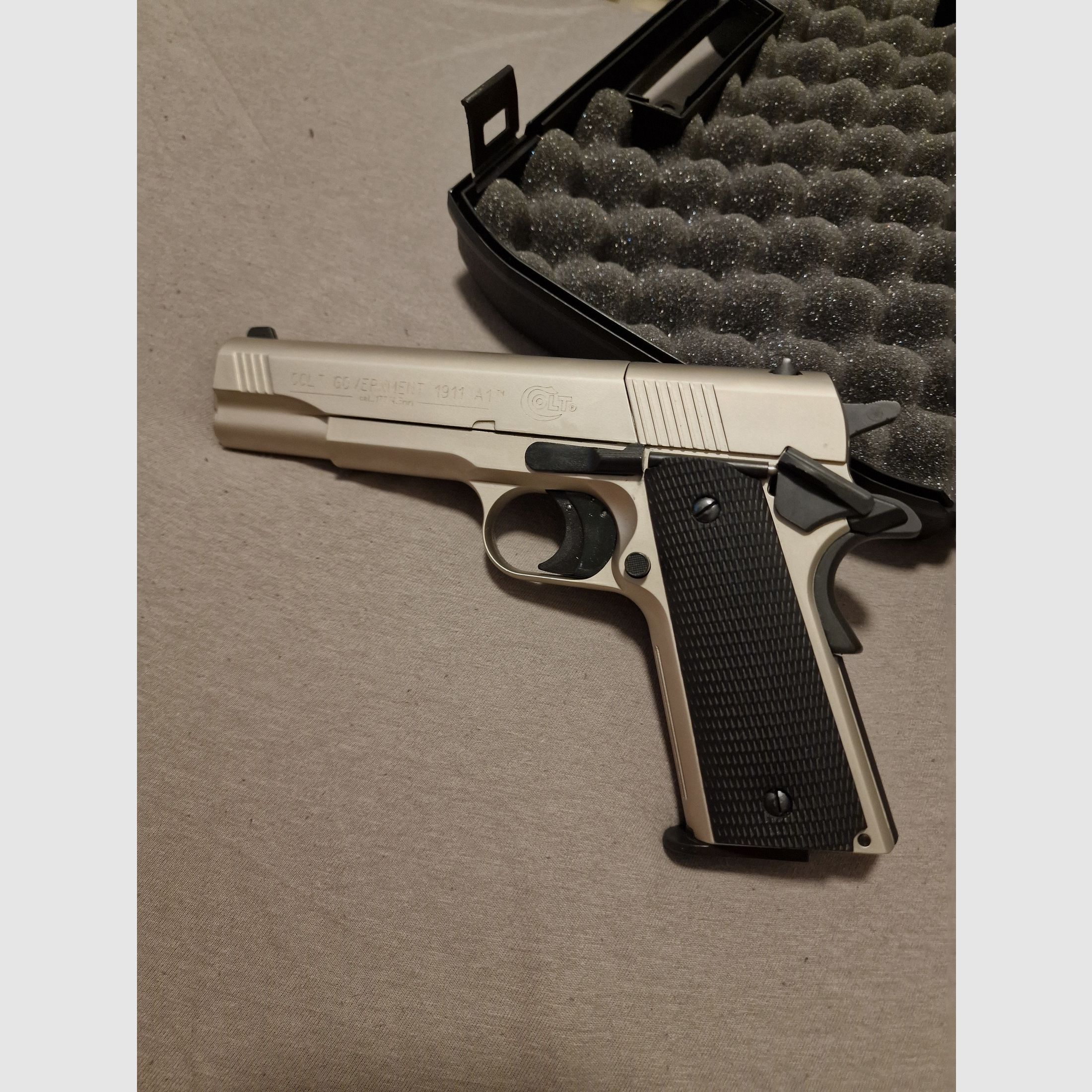 Colt Government 1911 A1 Diabolo Nickel