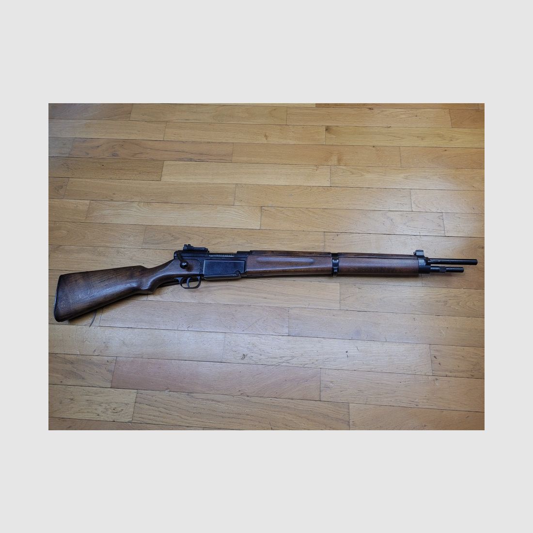 Bemerkenswerter MAS 36 1. Typ aus Original – Keine Modifikation nach Ende 1939 – 7,5×54 MAS – Mononummer inklusive Bajonett – Ausgezeichneter Lauf – Gewehrriemen – Clips verfügbar – TBE ++ – Ein Top-Sammlerstück!, Bild 30 von 36