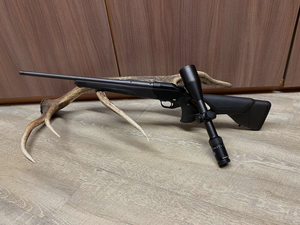 Blaser R8 Ultimate, con Zeiss Conquest V4 3-12x56, senza guida