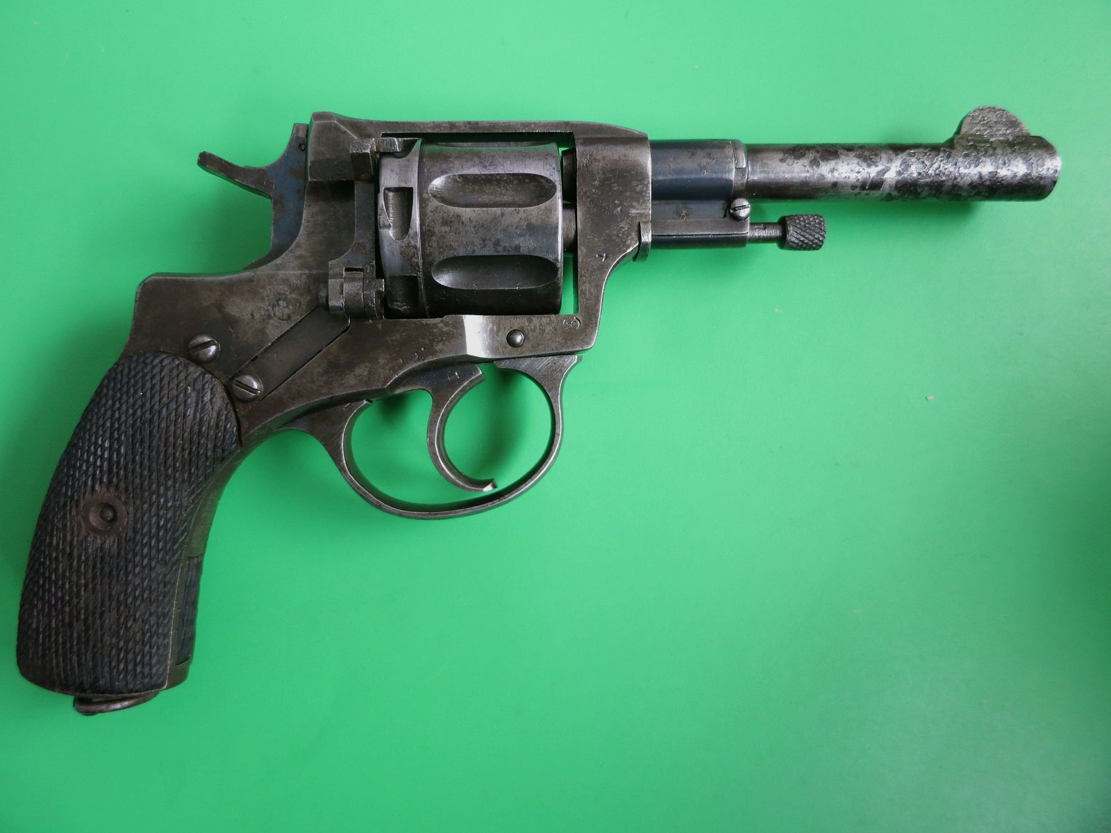 IMPERIAL RUSSIAN NAGANT REVOLVER WW2, 1922, DOUBLE-ACTION OFFICER MODEL, РСФС.Р.    #62