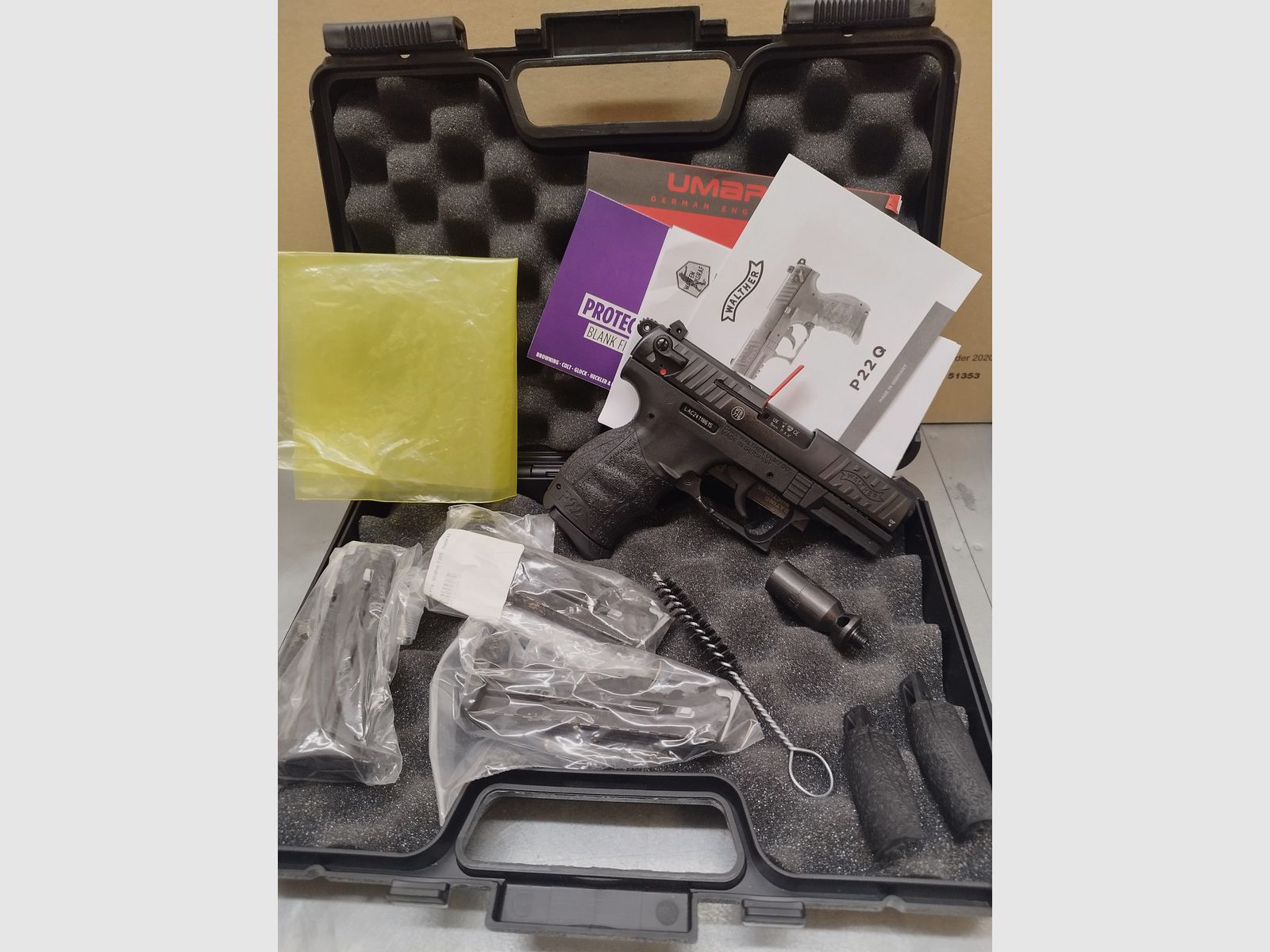 Walther P22Q blued, blank firing 9mm PAK + 3x magazine !!Like new!!
