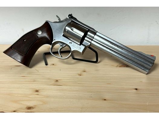 Smith & Wesson 686-4	 .357Mag