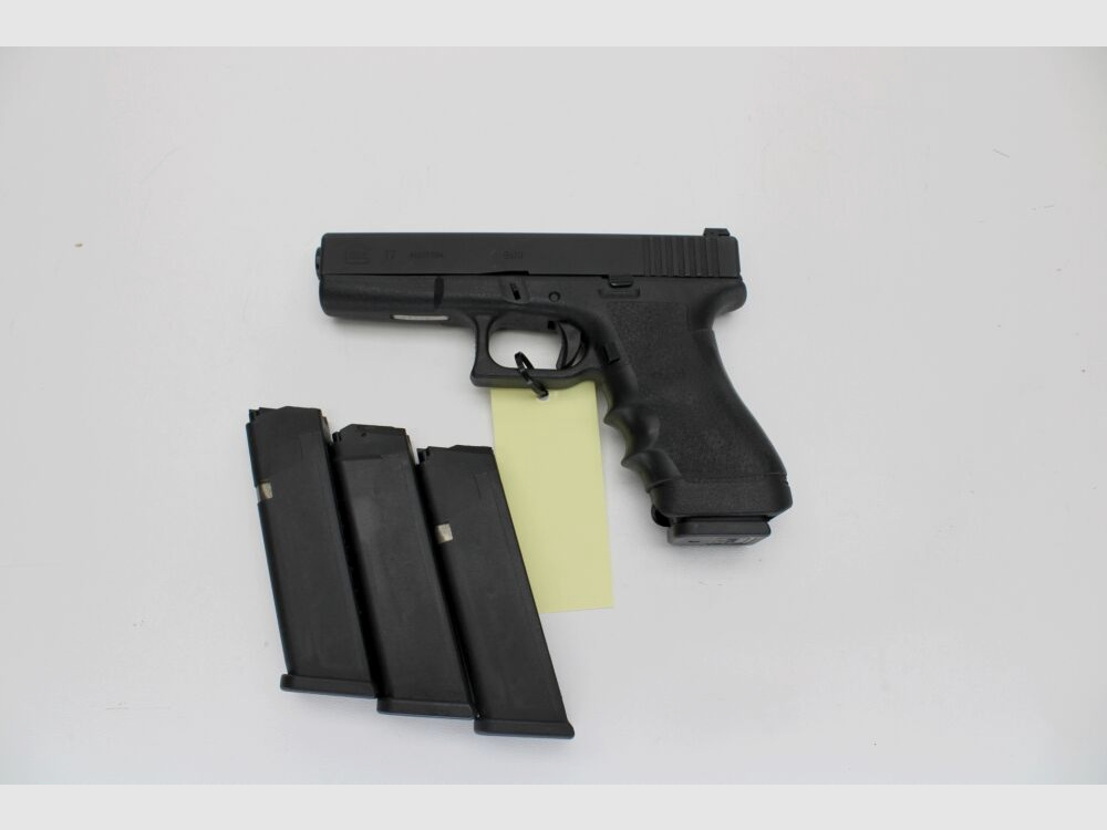 Pistole Glock 17 mit 4 Magazinen 9mmLuger