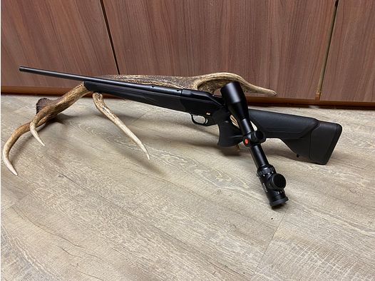 Blaser R8 Ultimate, mit Leica Magnus 1,8-12x50 i