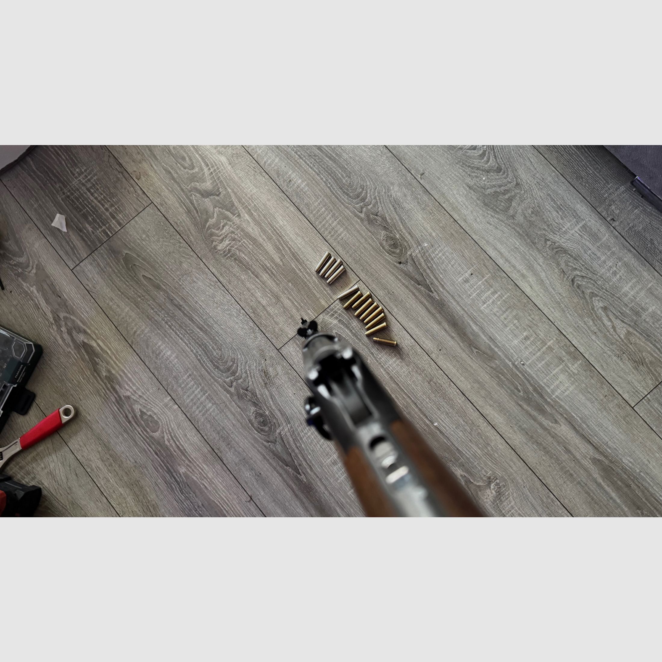 Umarex Legends Cowboy Rifle 4,5 mm bois véritable – État impeccable, fraîchement nettoyé, énorme ensemble incluant des douilles, des Hornets et des fléchettes (VB)