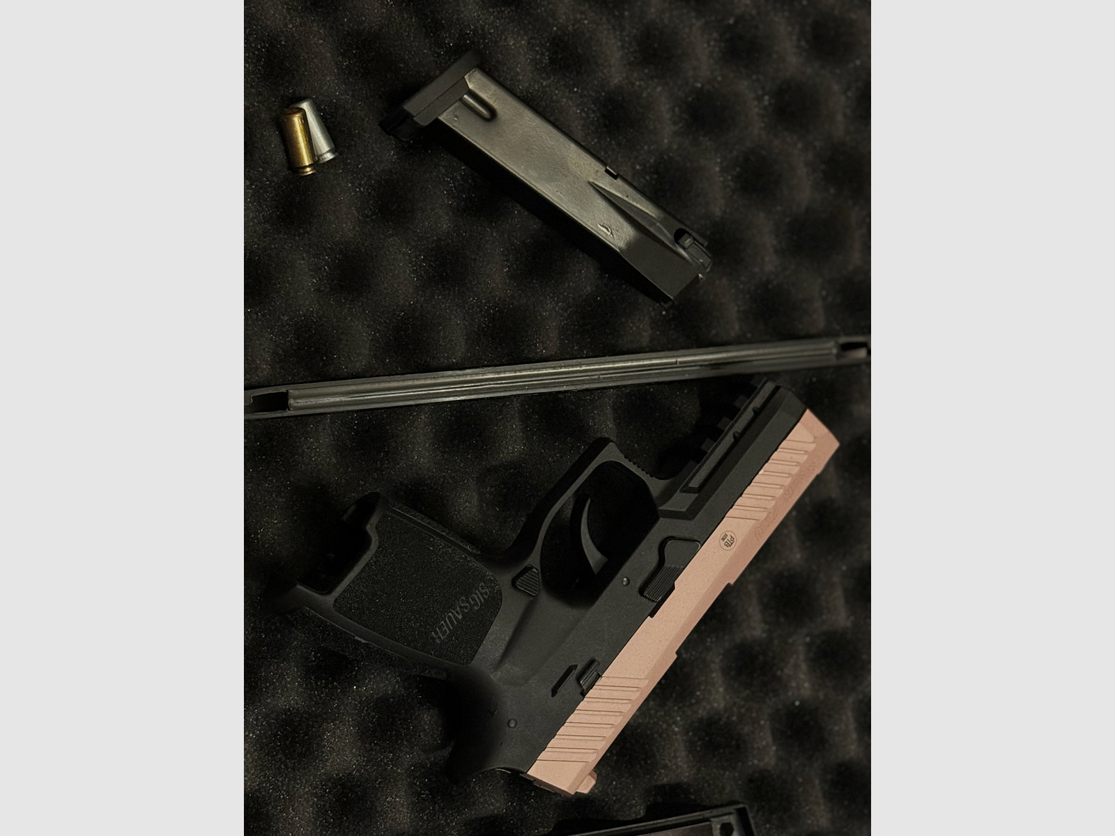 Sig Sauer P320 Rosegold Schreckschusspistole im Kaliber 9 mm P.A.K.