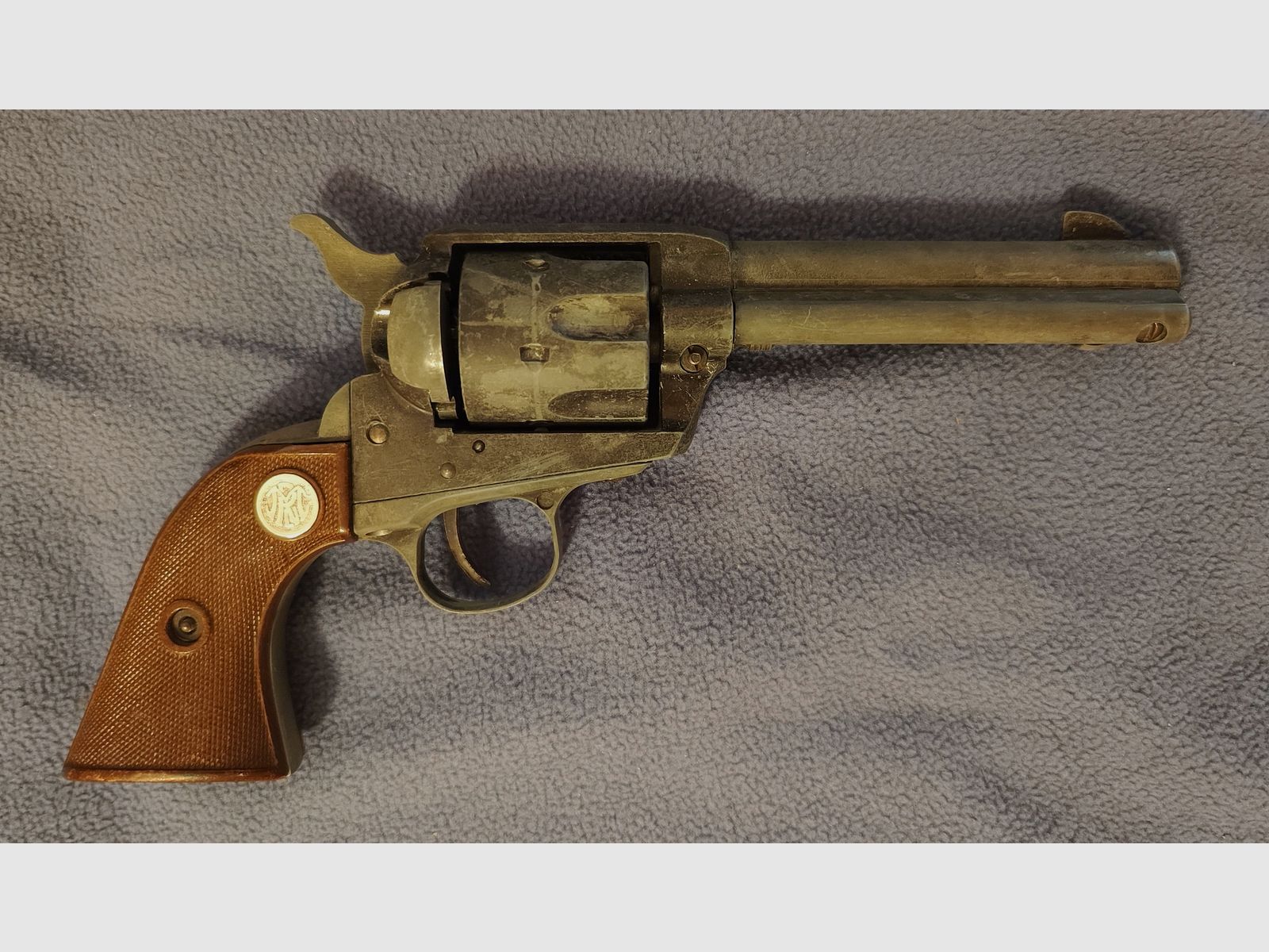 Decorative revolver decorative object old