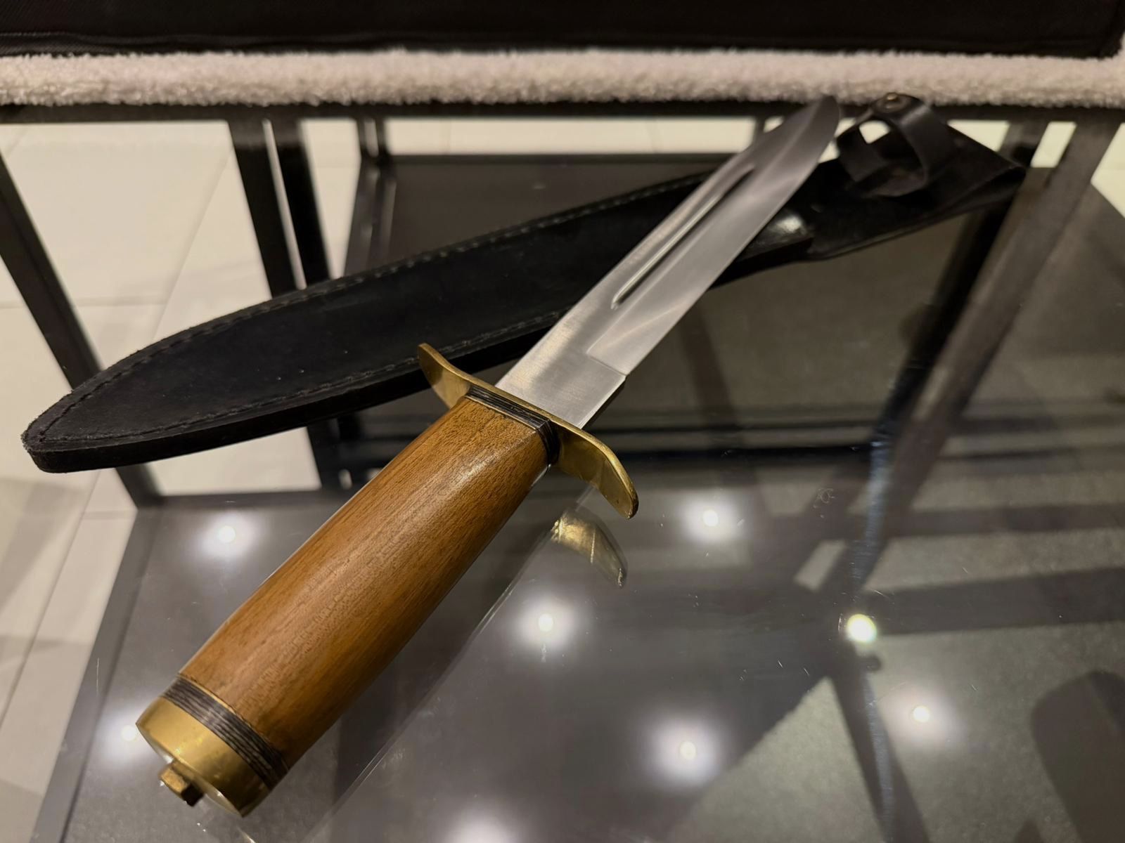 Hochwertiges Jagd- / Bowie-Messer mit Lederscheide