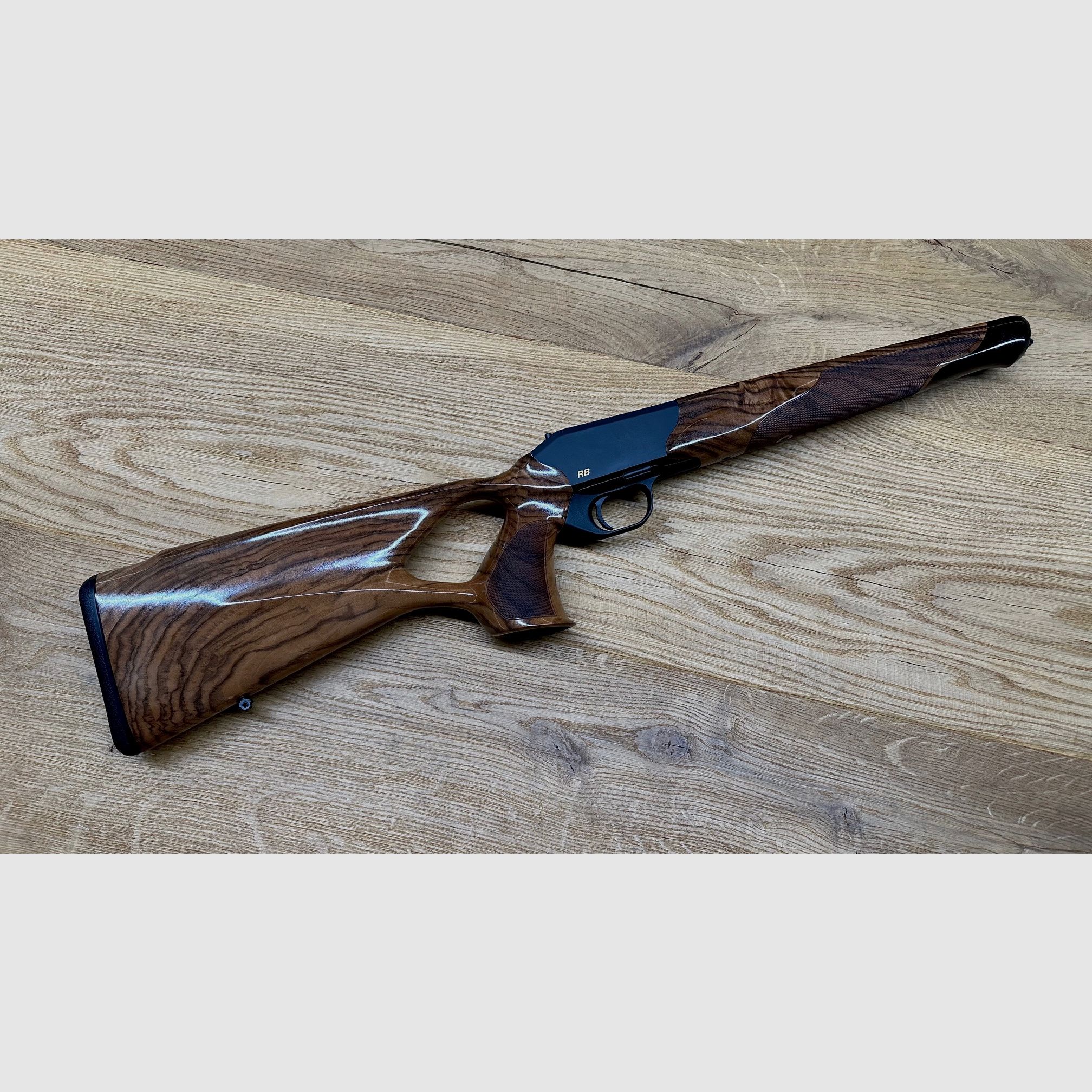 Blaser R8 Success Schaft mit Gehäuse/System // Holzklasse 4 // Lochschaft