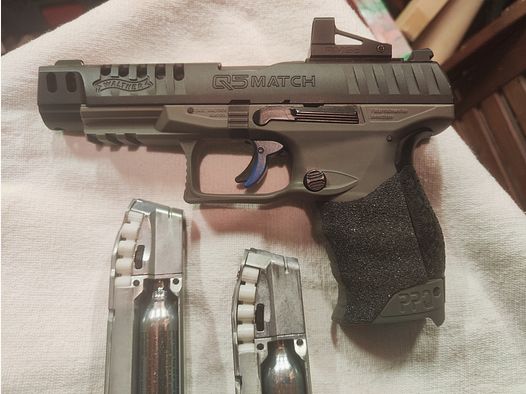 Umarex Walther Q5 Match Combo CO2 4.5mm Diabolo with RedDot and additional magazine