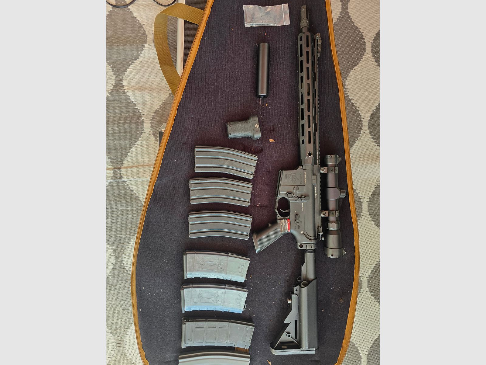 G&G Knight's Armament SR15 E3 MOD2 M-LOK S-AEG und jede Menge mehr 