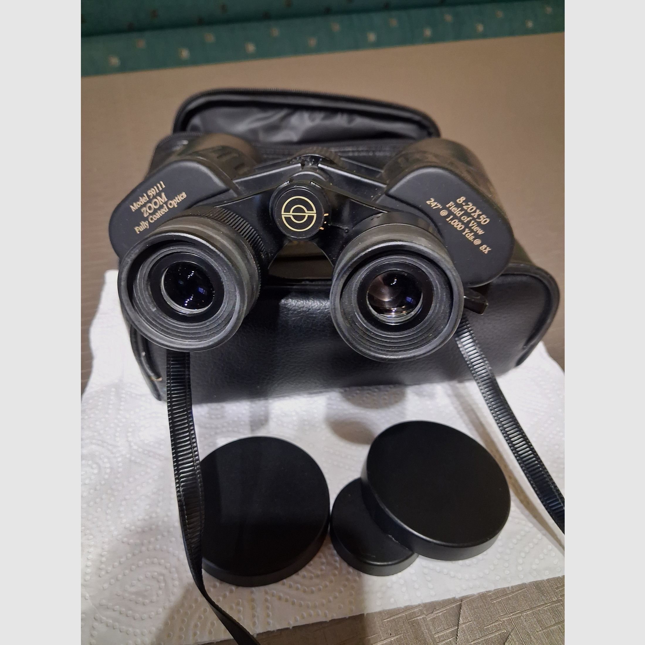 Binocolo Simmons 8-20X50