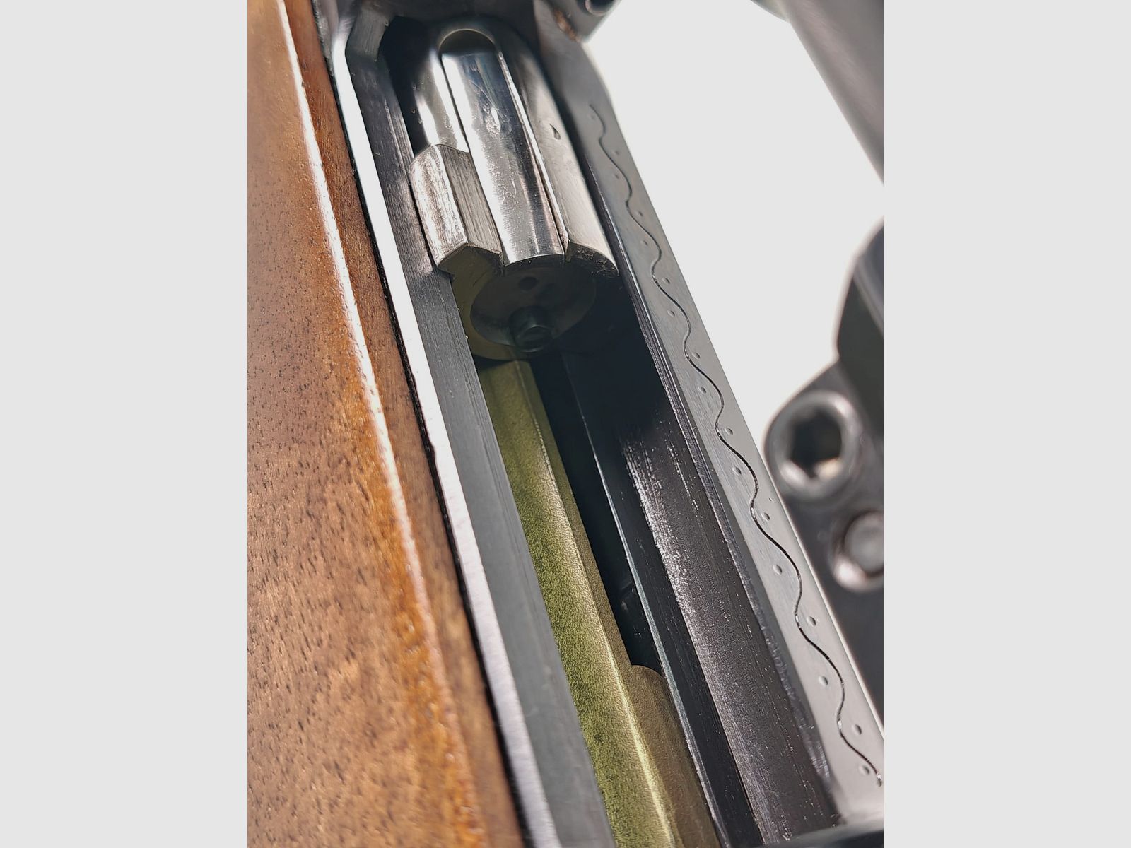 Heym SR 10 bolt-action rifle .243 Win. z podświetlanym 4–12x56
