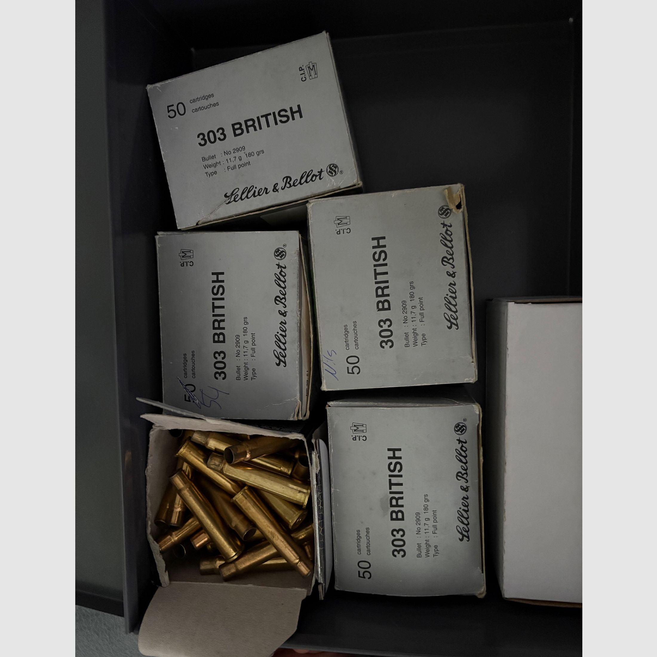 303 British Hülsen 275stk
