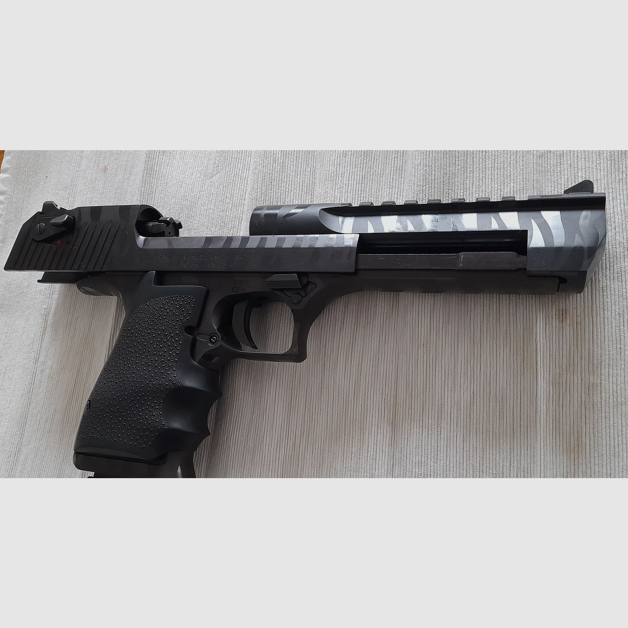 DESERT EAGLE 