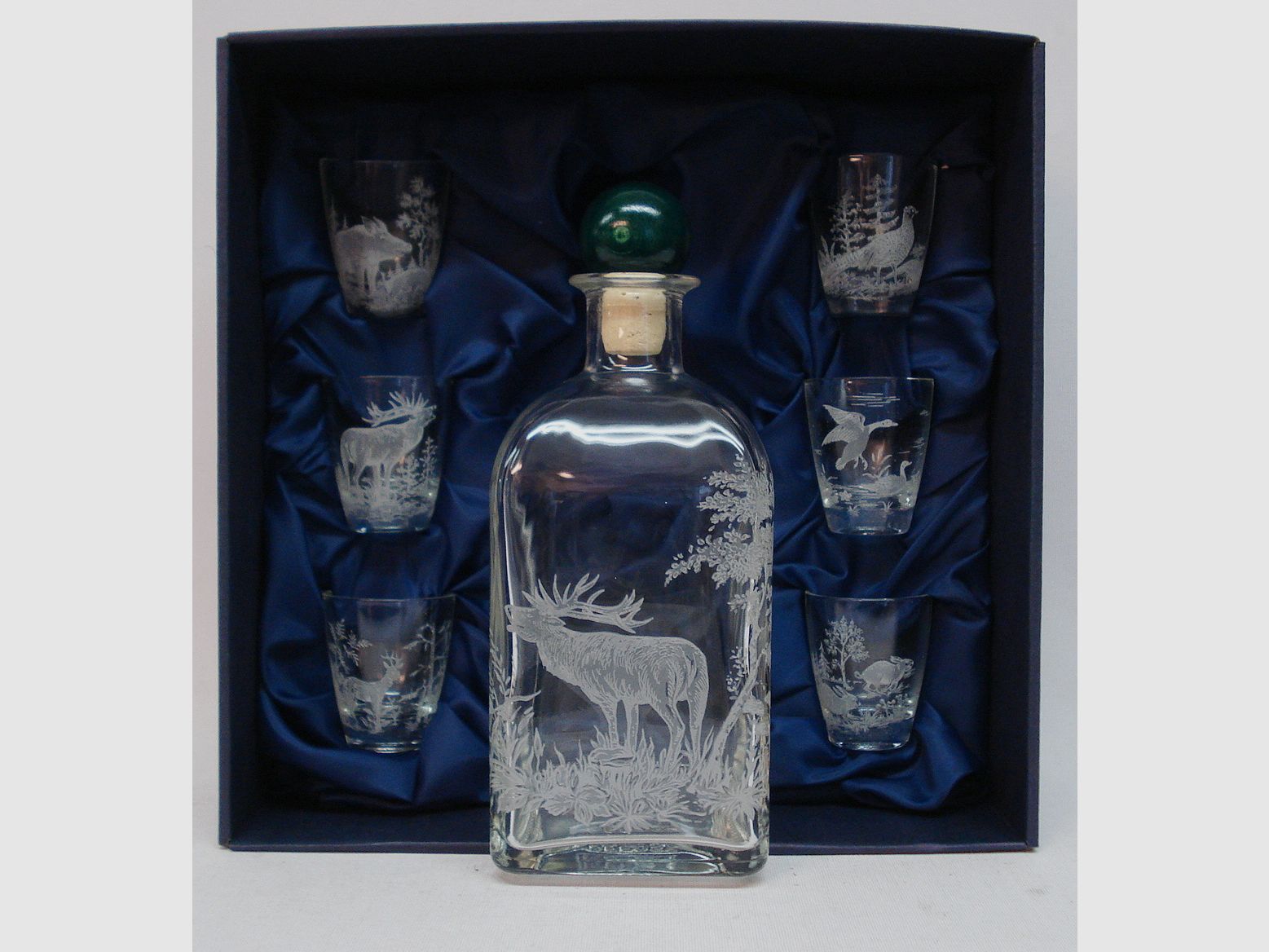 Schnapsservice 7-tlg m Karaffe - im Geschenkkarton