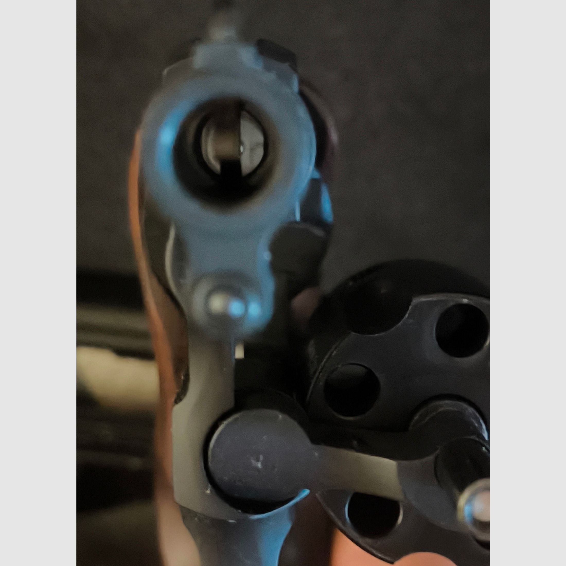 Rewolwer Weihrauch HW 88 Super Airweight w kalibrze 9mmRK z osłoną na kurek, uchwytami oryginalnymi oraz oryginalną instrukcją obsługi, nie strzelany, jak nowy!!!