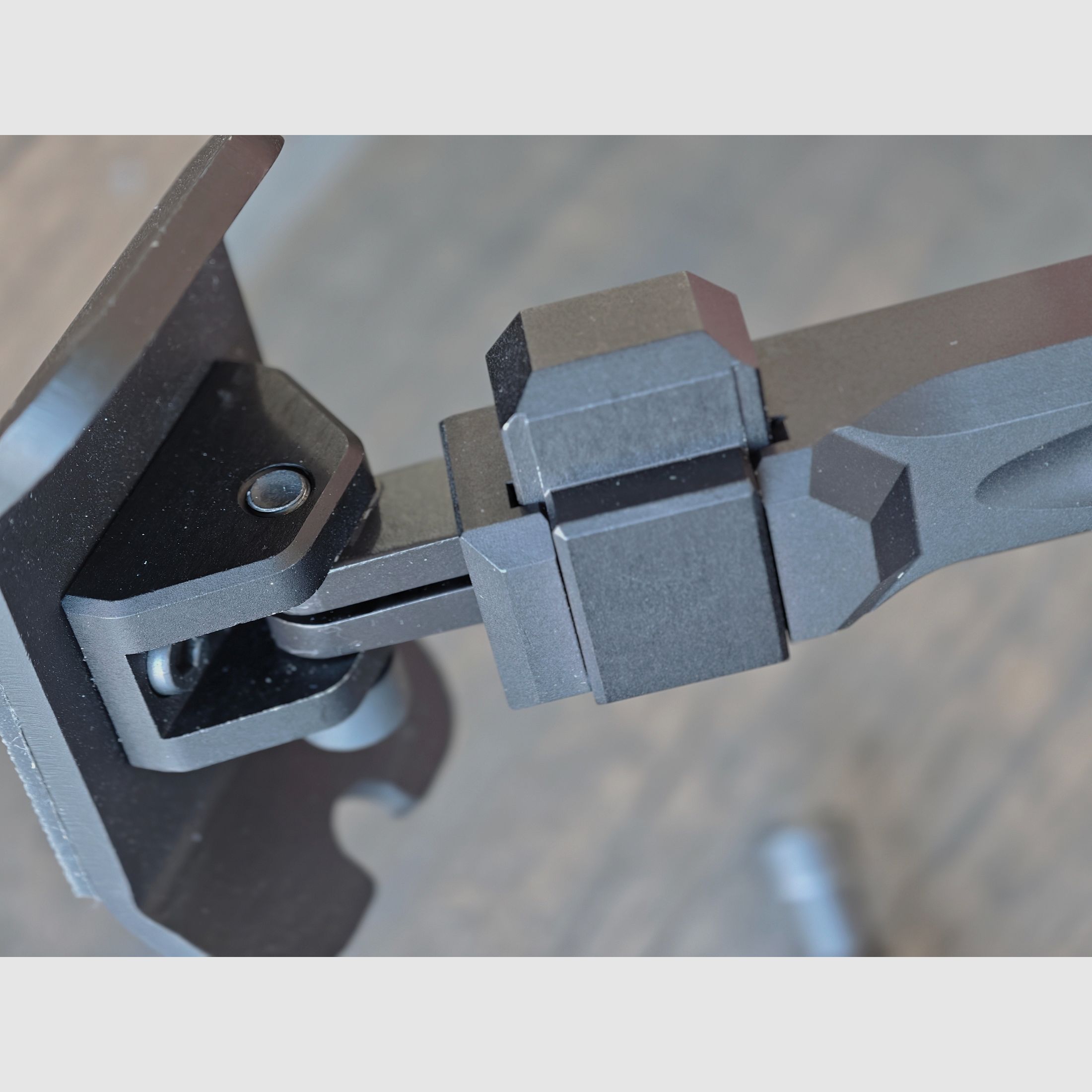 Fortmeier Zweibein 171H 6H Spezialumbau (gekürzt) um ~20mm + ARCA Rail Adapter & Picantiny Adapter. Neuwertig!