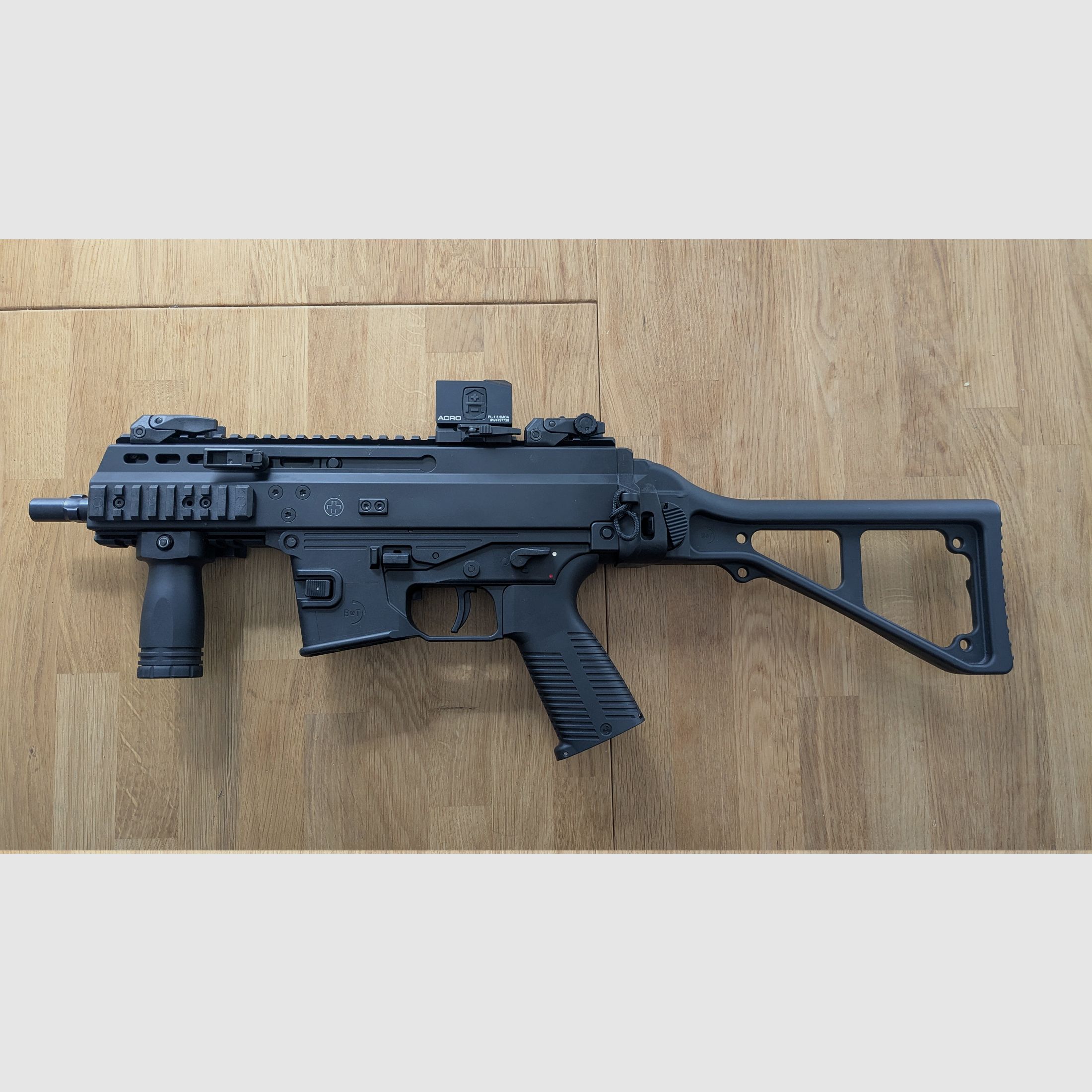B&T APC9 PRO G  mit Aimpoint ACRO , Bild 1 von 3