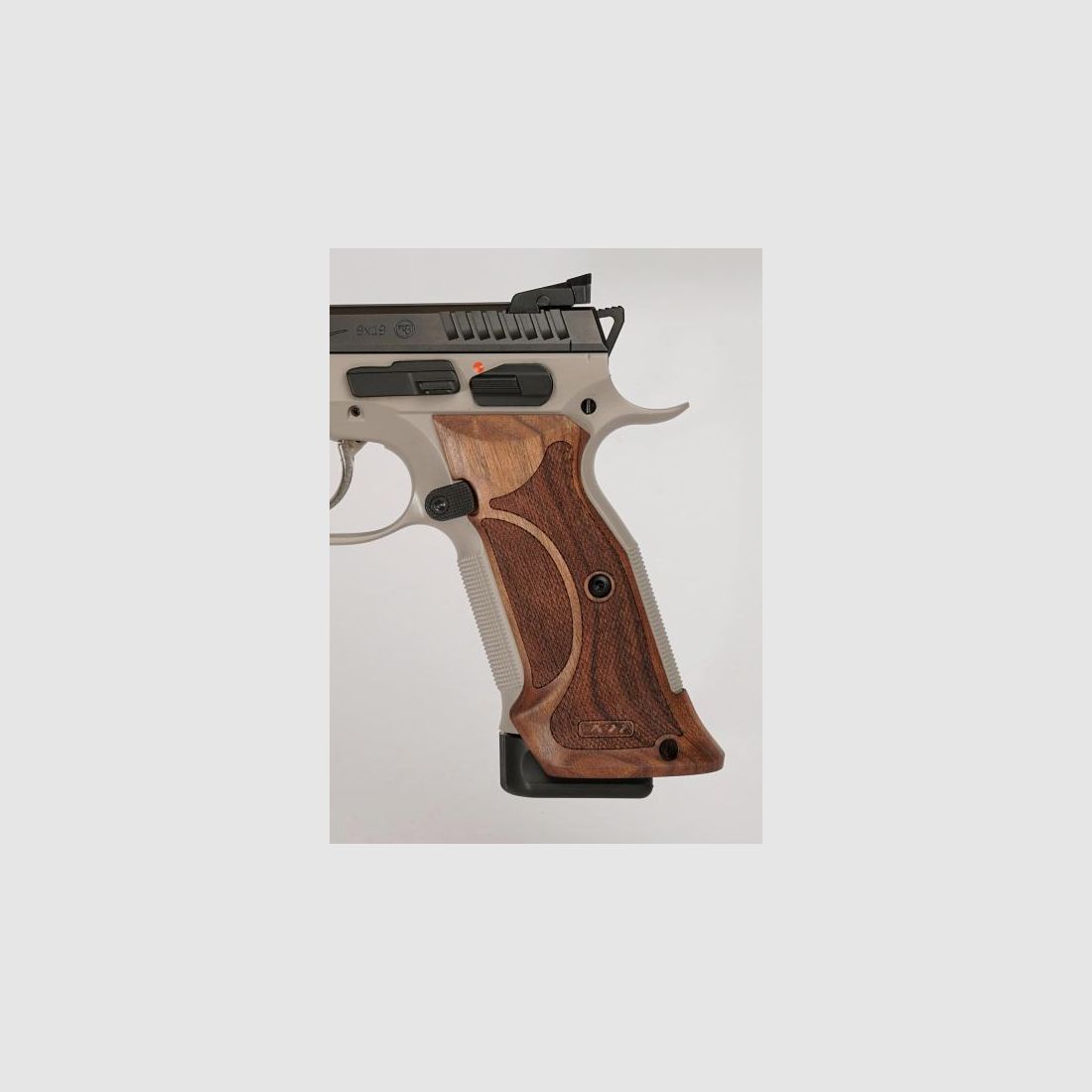 NILL panele uchwytowe do CZ Shadow2 i KMR S-02 RHOMLAS - The Master II