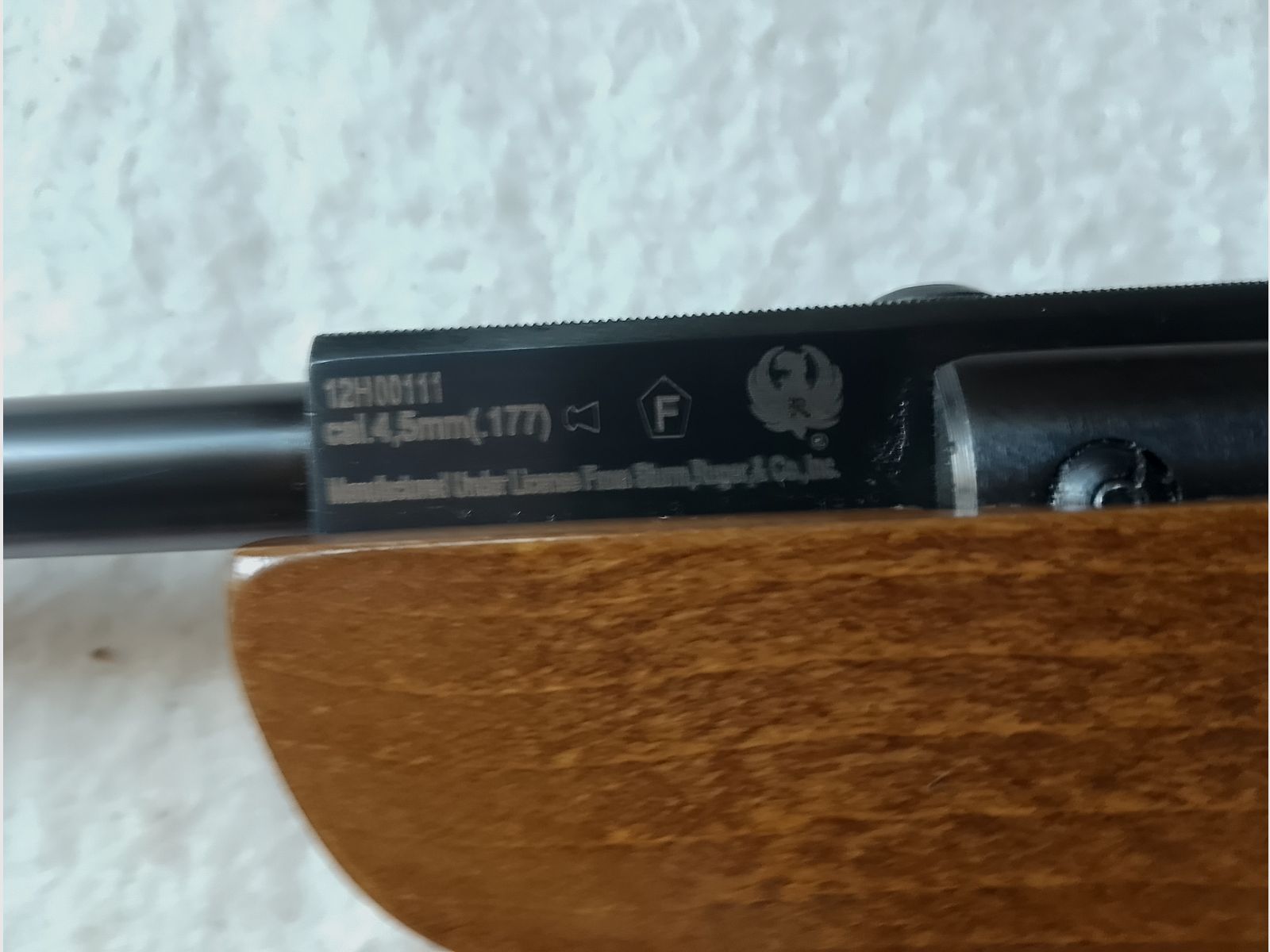 Ruger Air Hawk luchtgeweer kniklader 4,5mm .177 Target Sniper geluiddemper tactisch 3-9x40 richtkijker matchkwaliteit als nieuw
