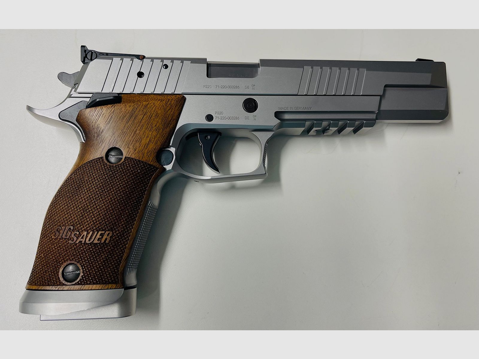 Sig Sauer P220 X-Six Classic II, .45Auto - LIKE NEW