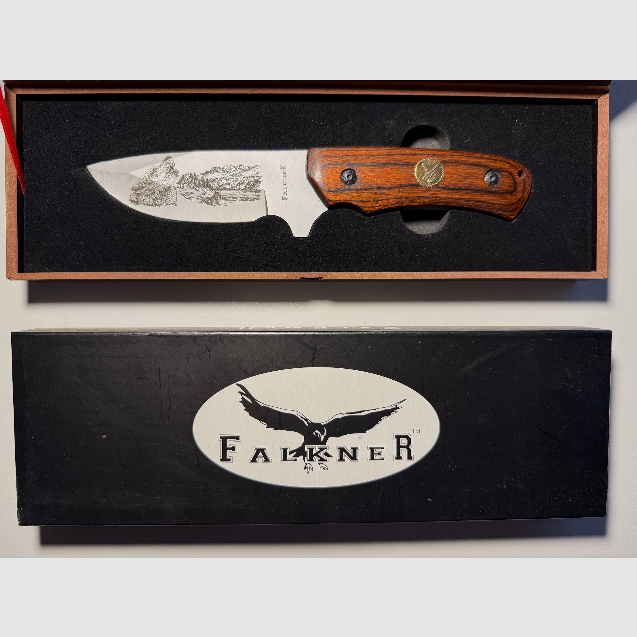 Falkner couteau de collection, Wolf