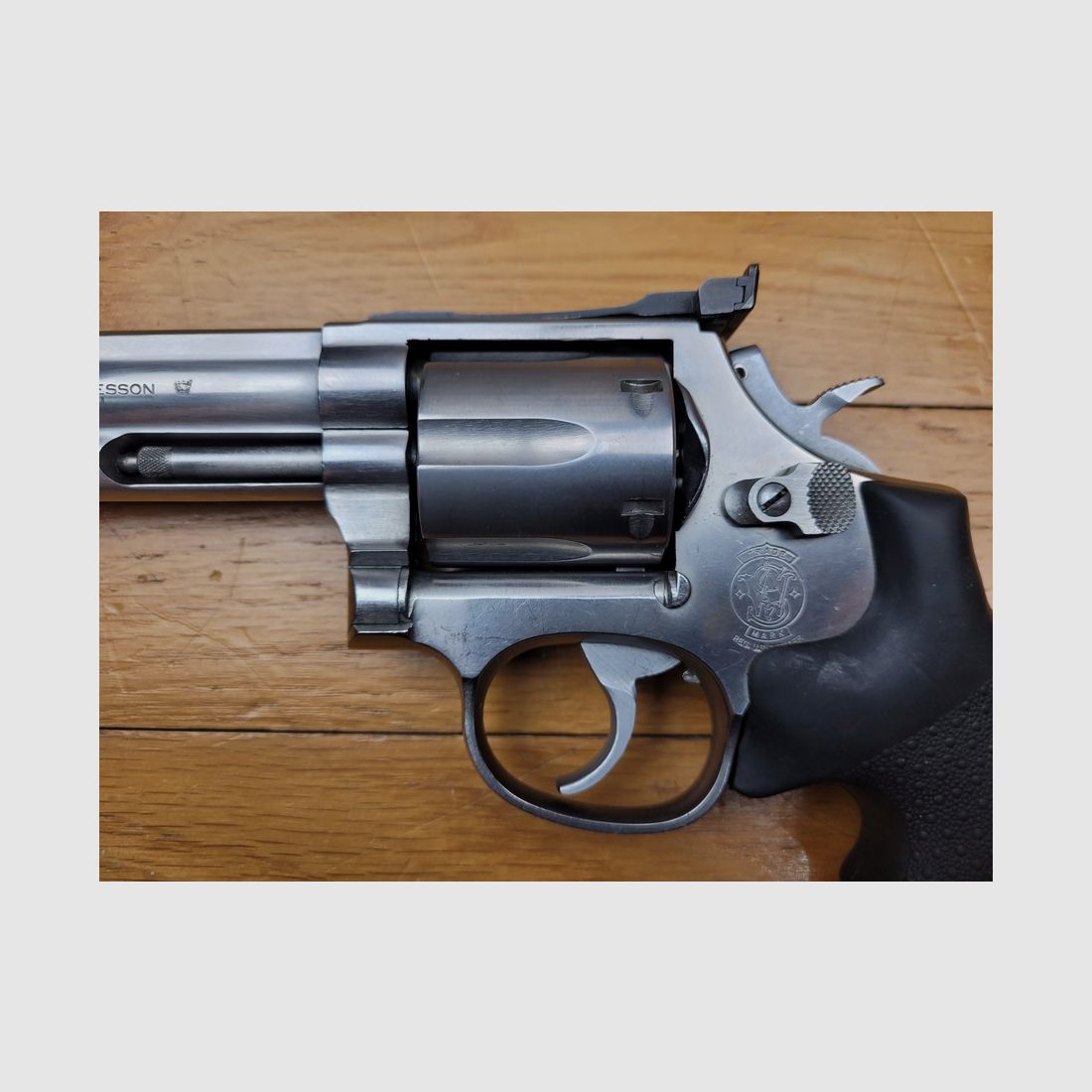Schöner Smith & Wesson 686-3 – in .38SP & .357Mag – 4 Zoll – 6 Schuss – Edelstahl-Finish 80er Jahre – Monogrip HOGUE – TBE+, Bild 10 von 17
