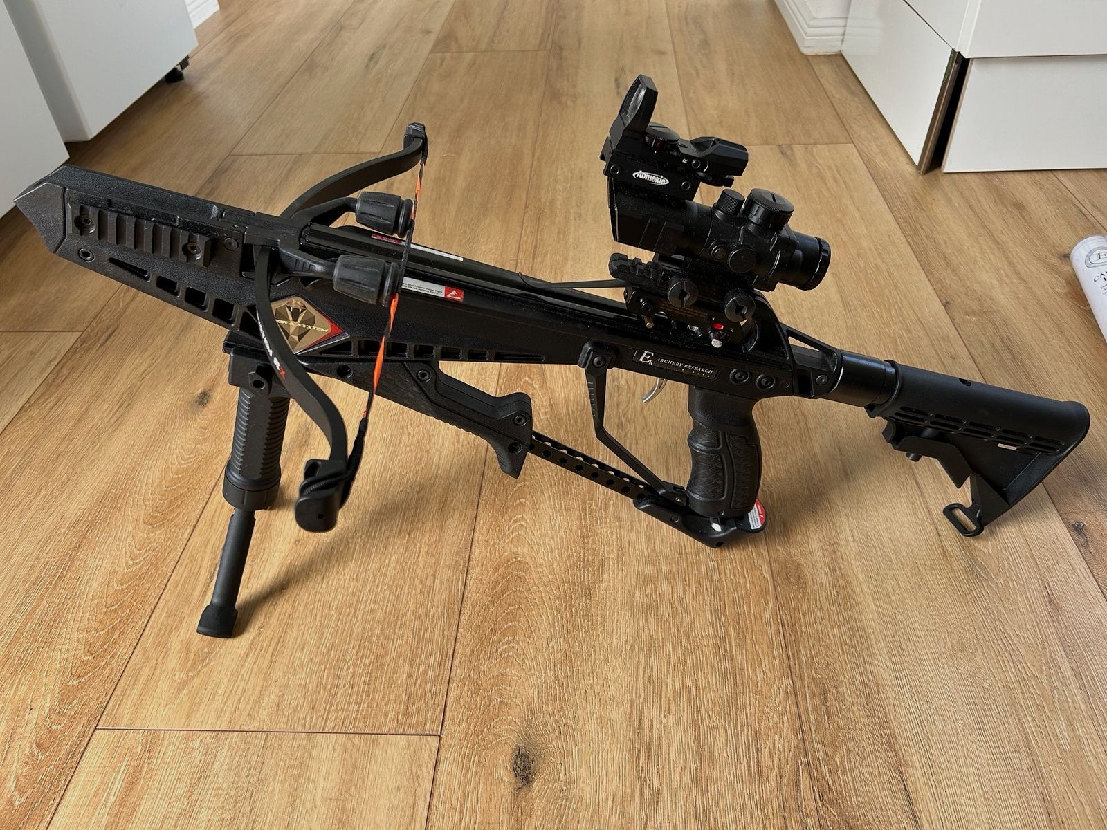 EK Archery Cobra R9 Deluxe 90 lbs + 130lb Wurfarme & viel Zubehör