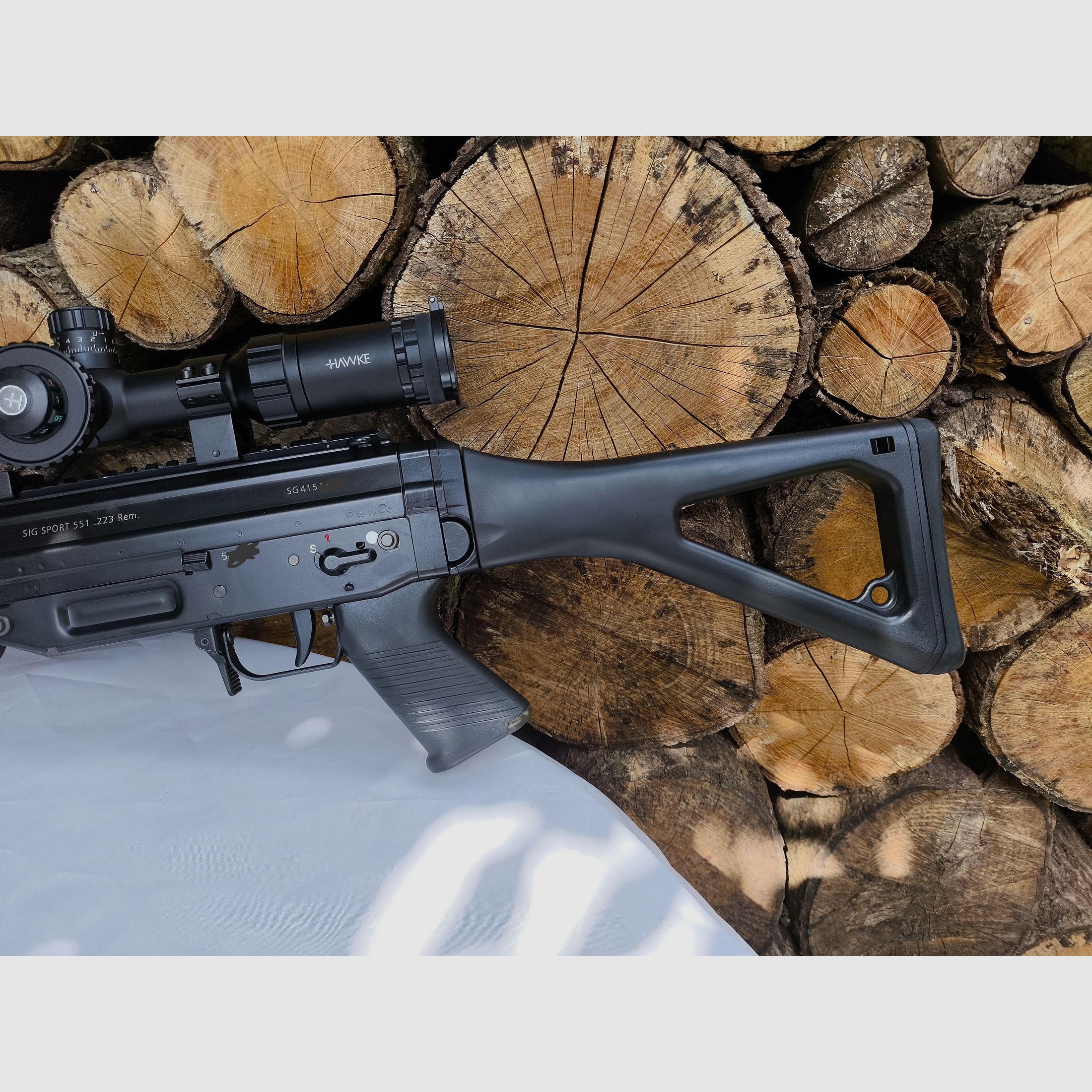 SIG 551 Sport .223Rem mit Hawke Sidewinder 30 6,5-42 20x1/2 Mil DOT