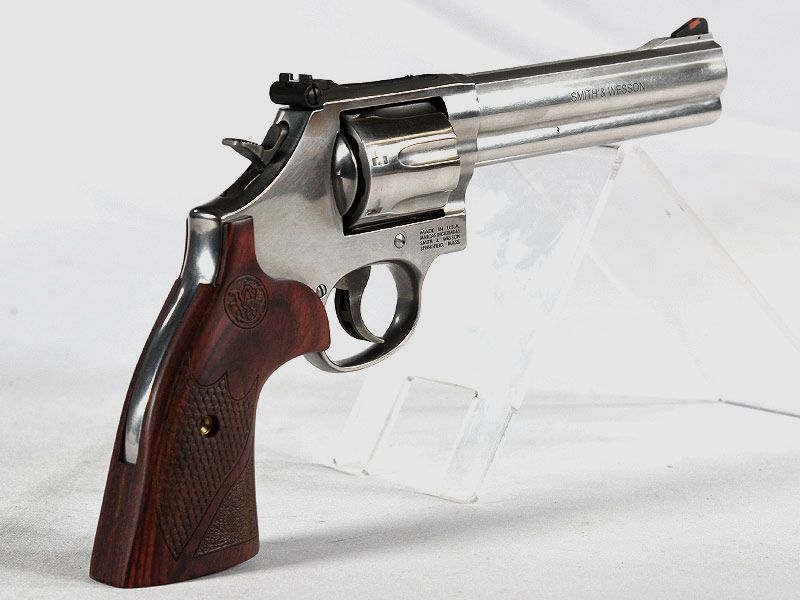 Smith & Wesson 686 Plus DeLuxe 6"