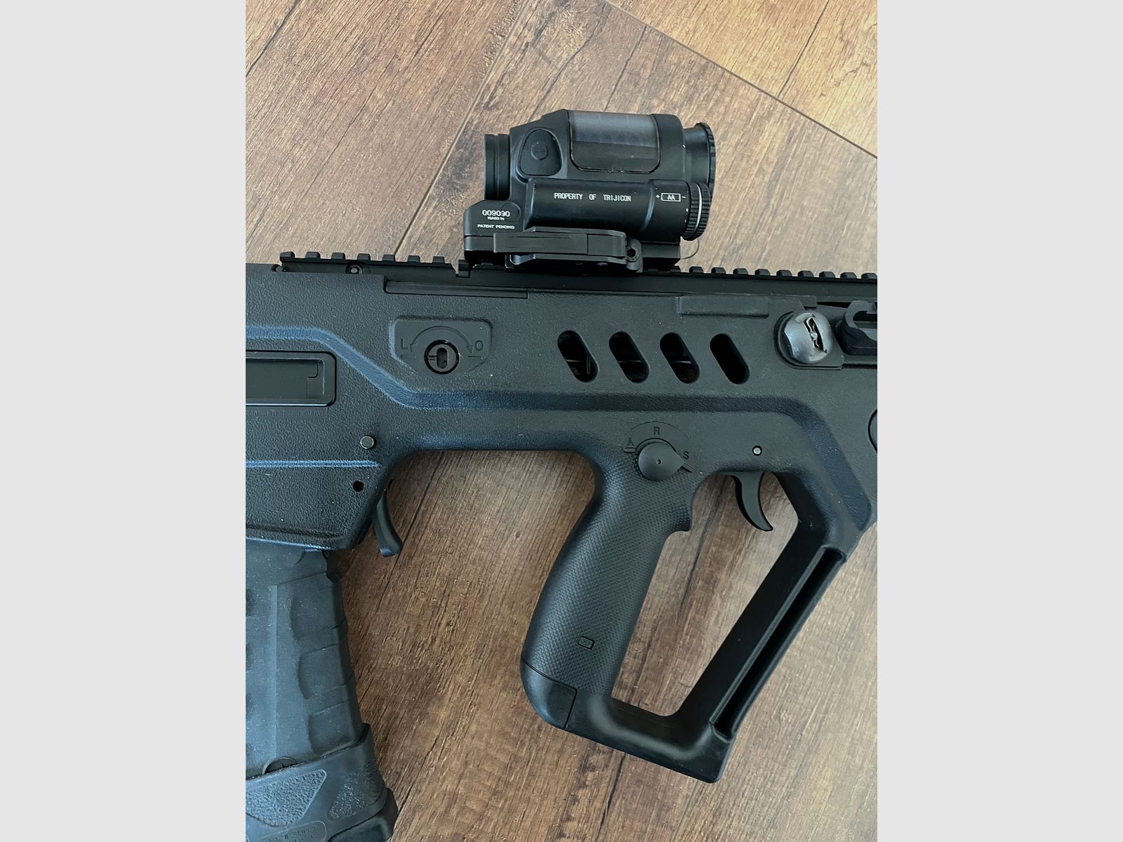 KWA Tavor GBB Airsoft con ottica