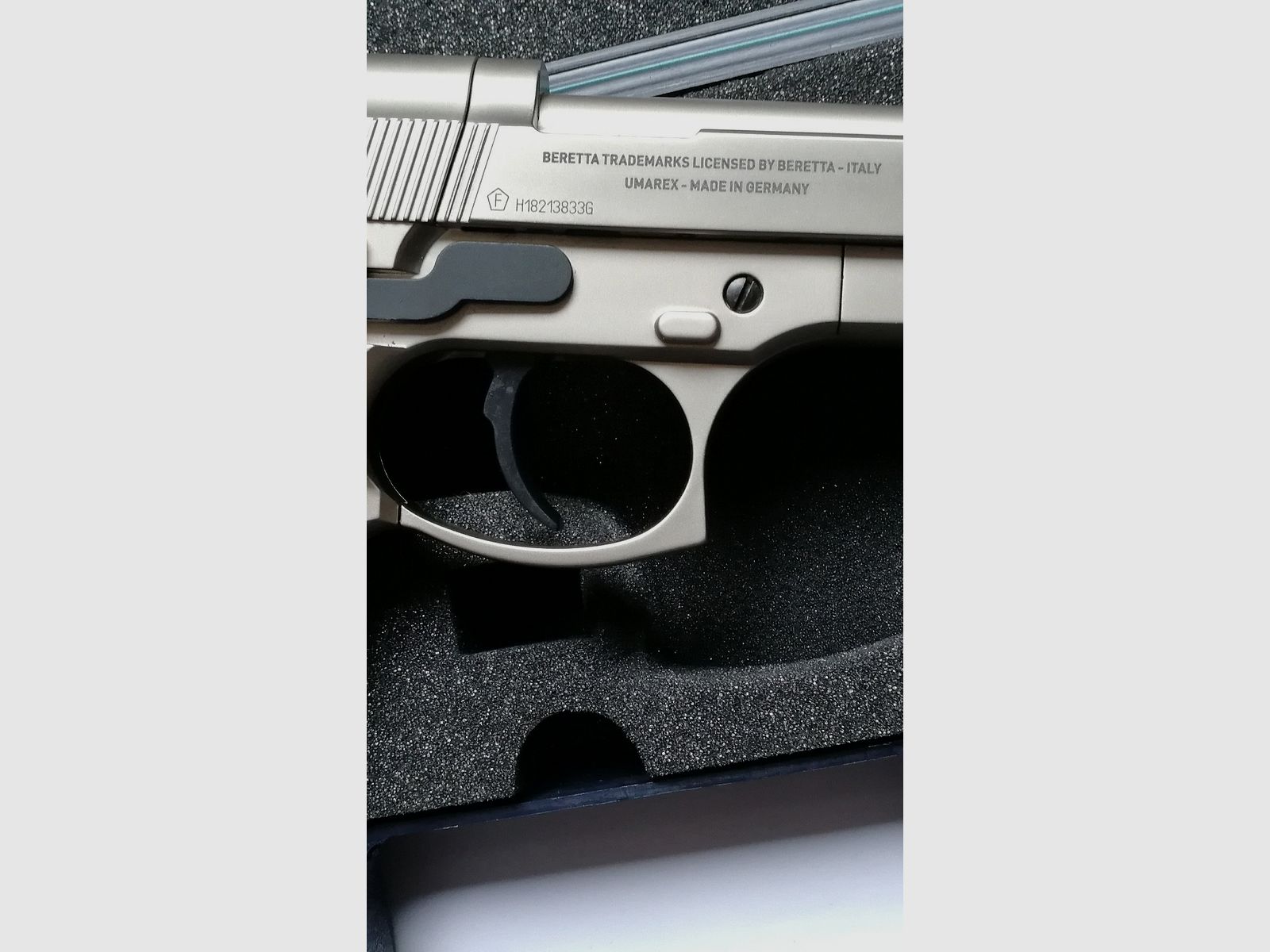 Beretta Mod. 92 FS air pistol nickel-plated with double Kst grips / like new + accessories