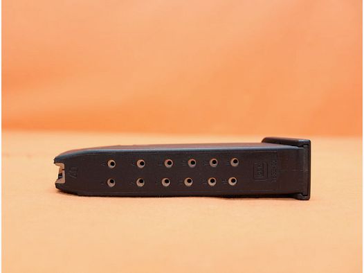 Glock Glock 22: Magazine 15-round .40S&W Polymer Black