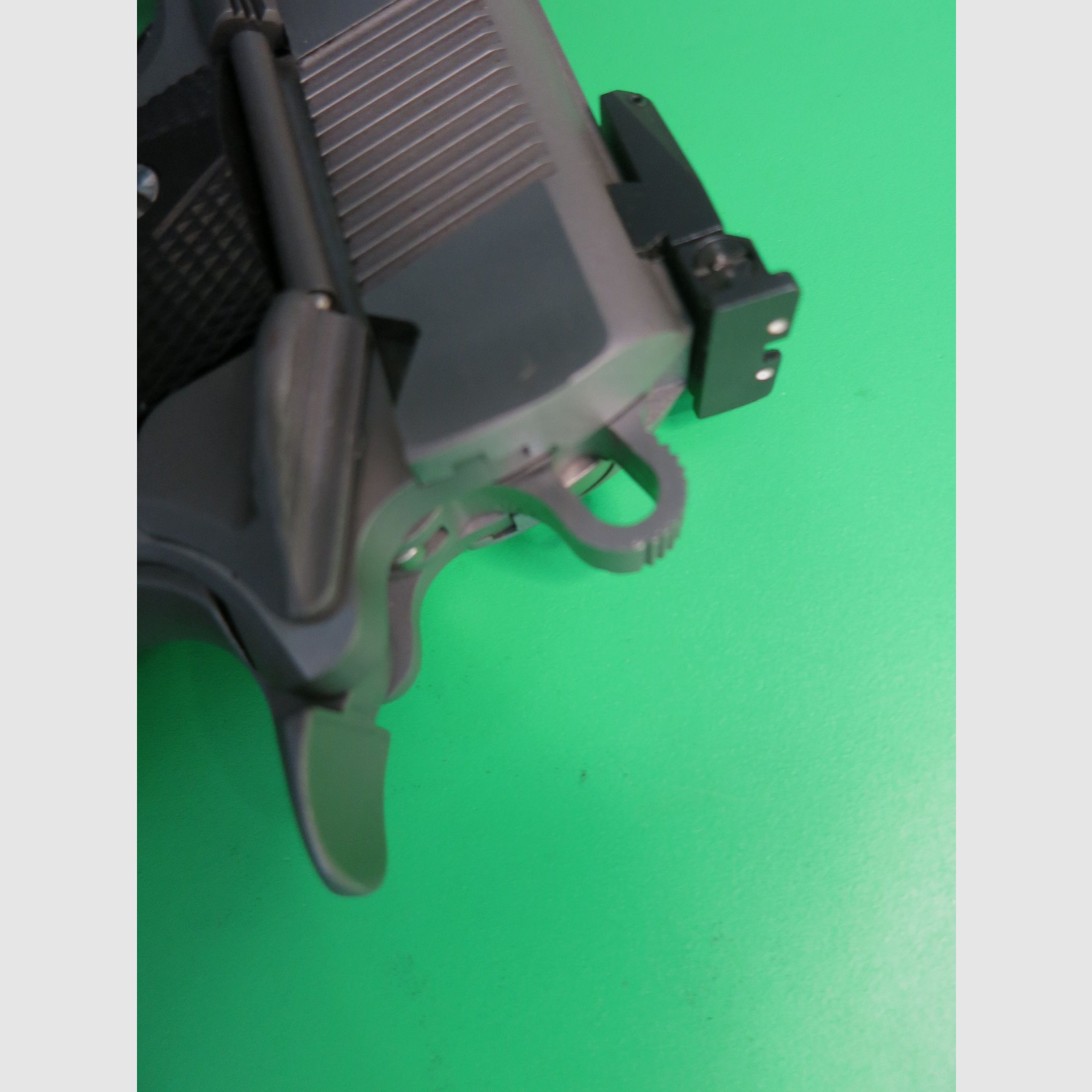 Colt Goverment MK VI Series 80, .45 AUTO, 5" loop, roestvrij staal (Stainless), Pachmayr-grip   #18